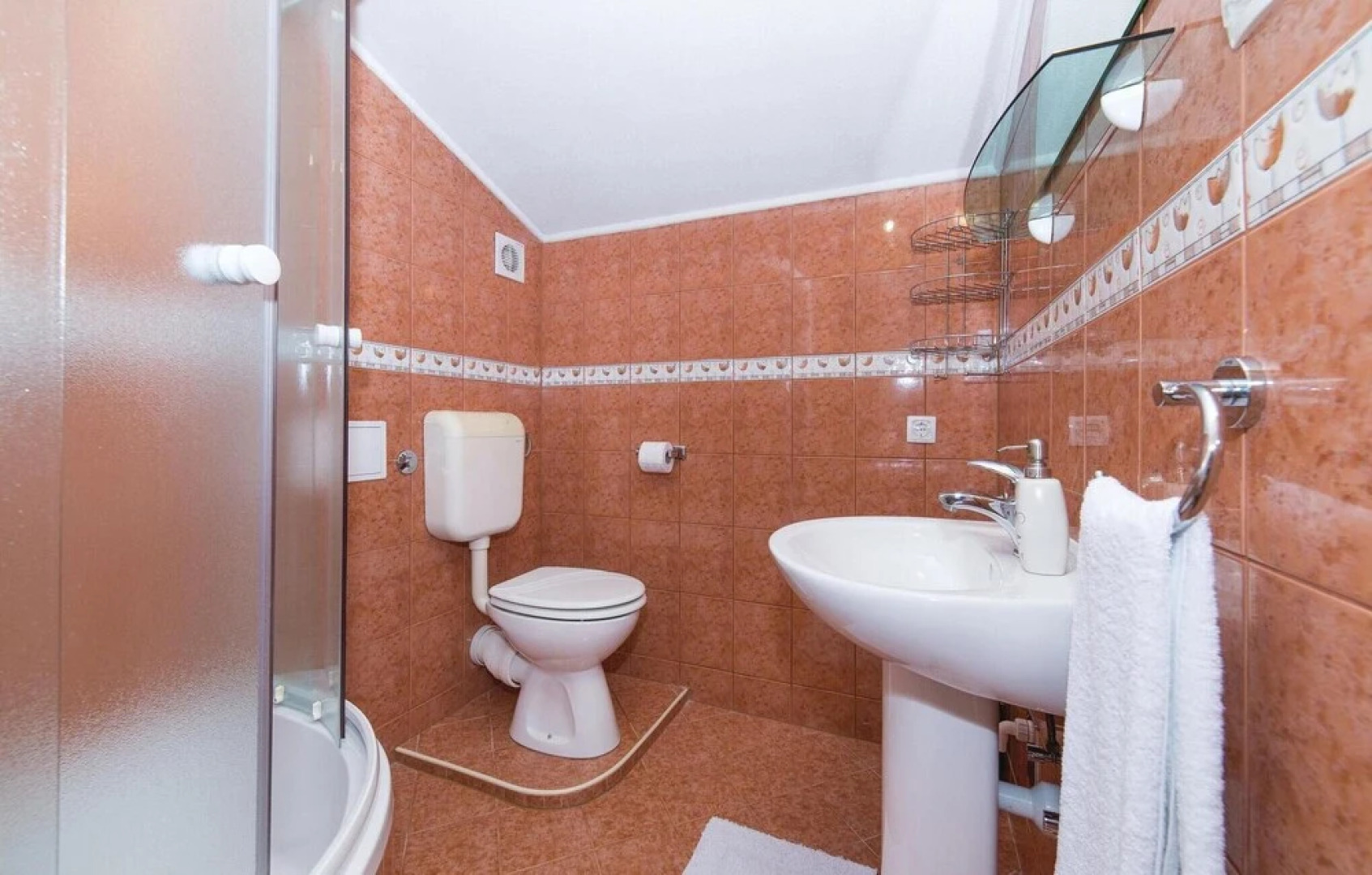 Beautiful Home in Kastel Kambelovac With Wifi and 3 Bedrooms