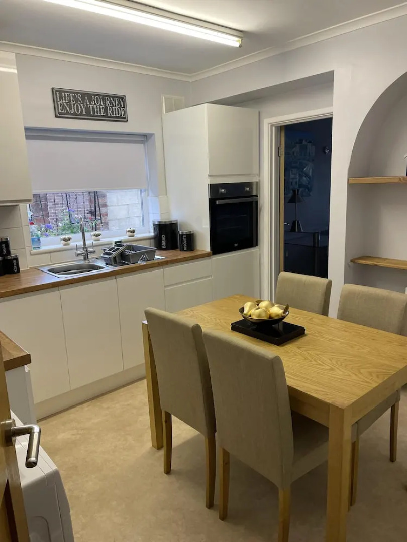 1-bedroom Apartment Sleeps 4, Parking