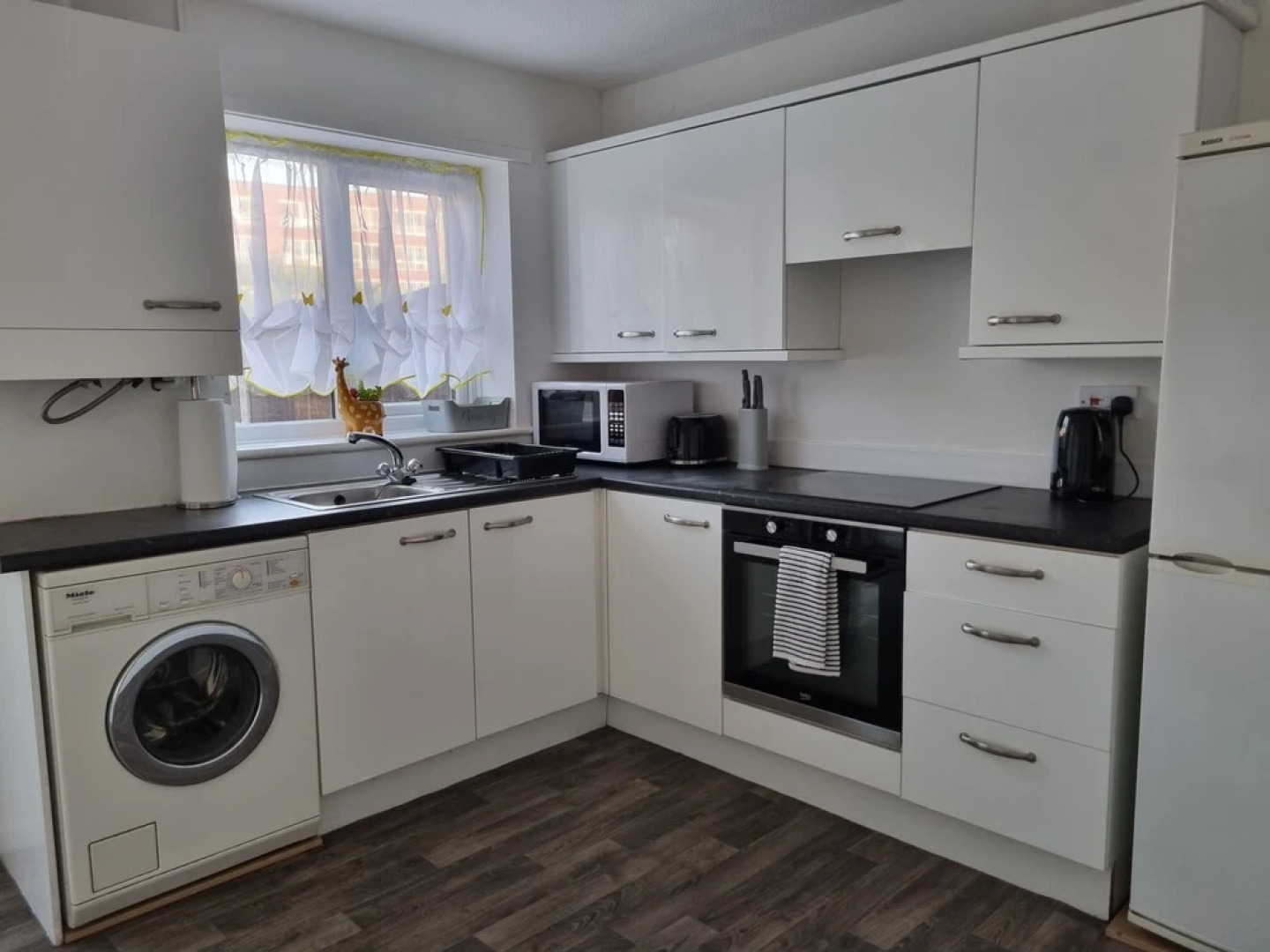 Charming 3-bed House in Leigh Siddow Common