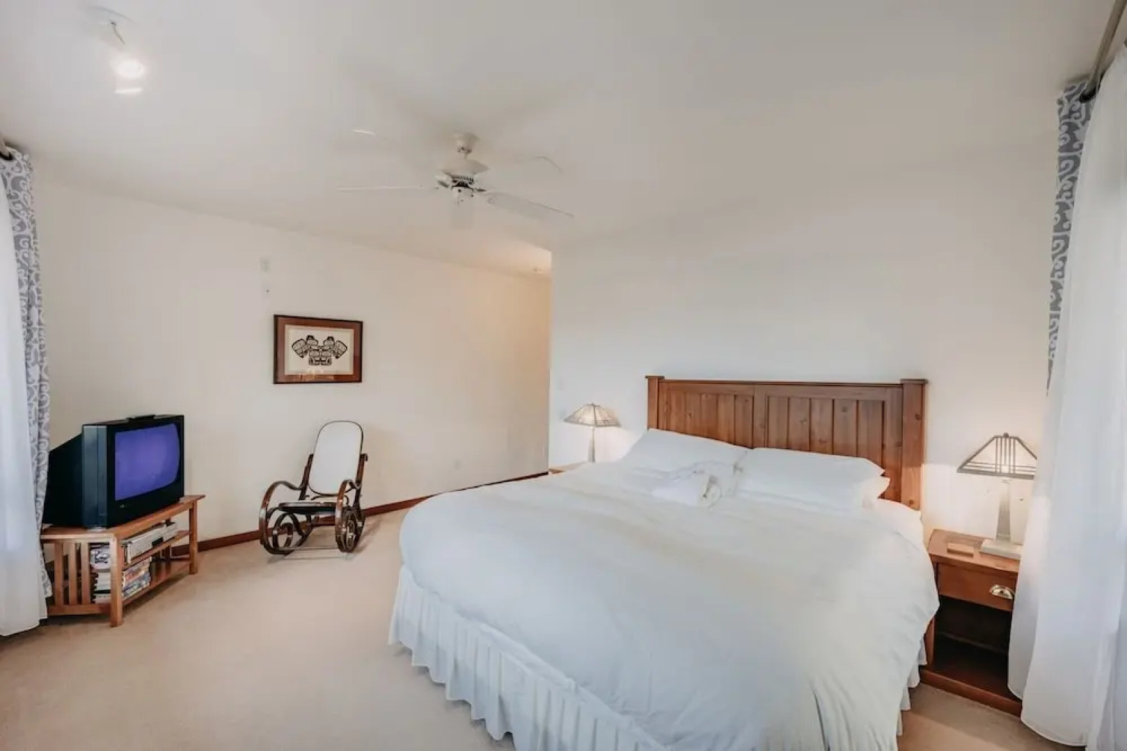 15mbh - Amazing Mountain Views - Hot Tub - Pets Ok 3 Bedroom Home by RedAwning