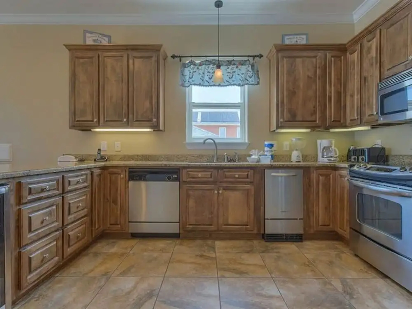 Beach Estate West by Meyer Vacation Rentals