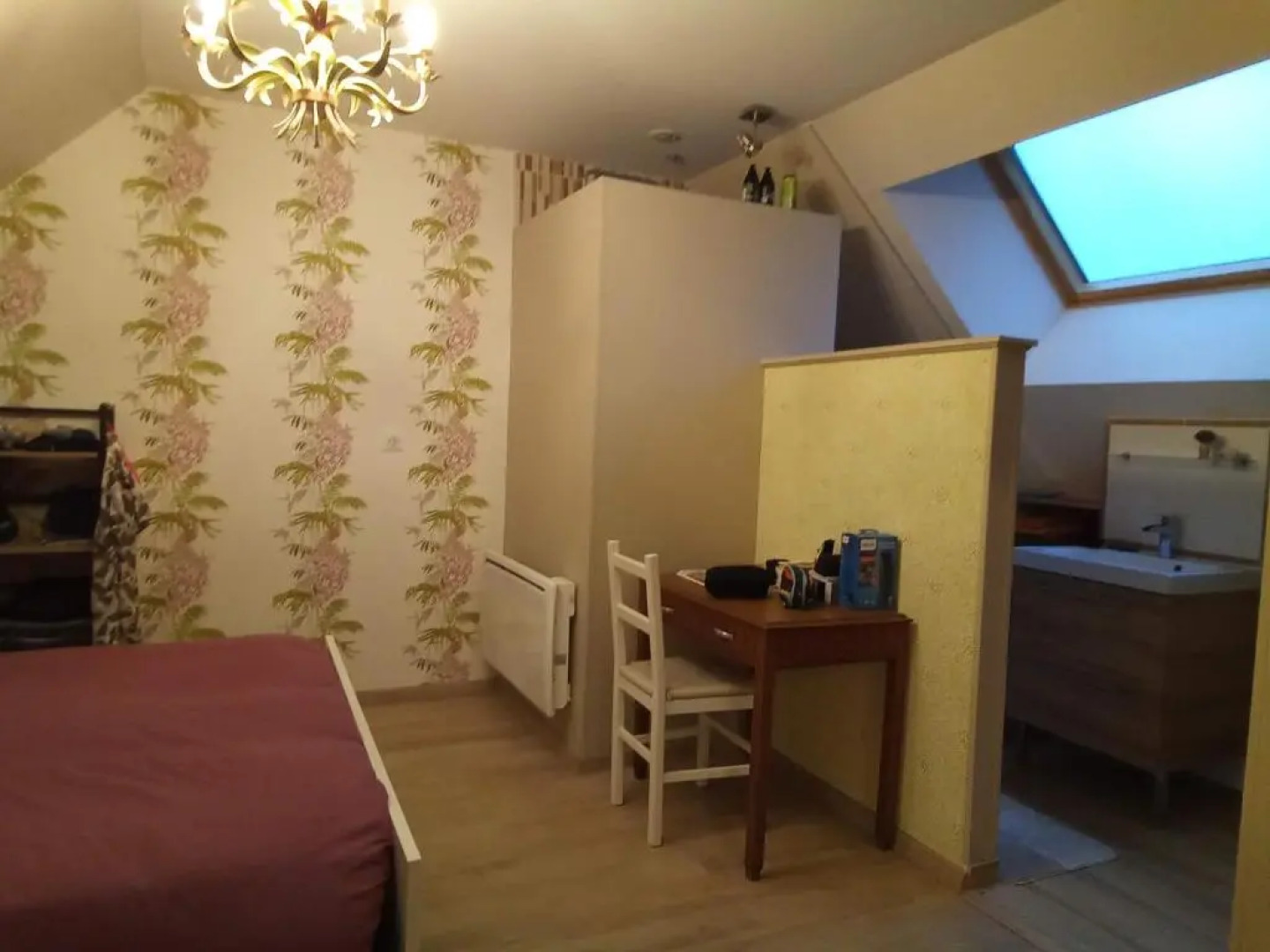 Au milieu d'un jardin fleuri