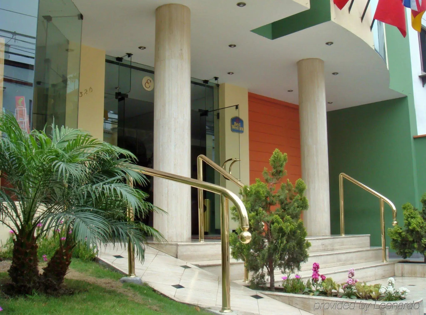 Embajadores Hotel