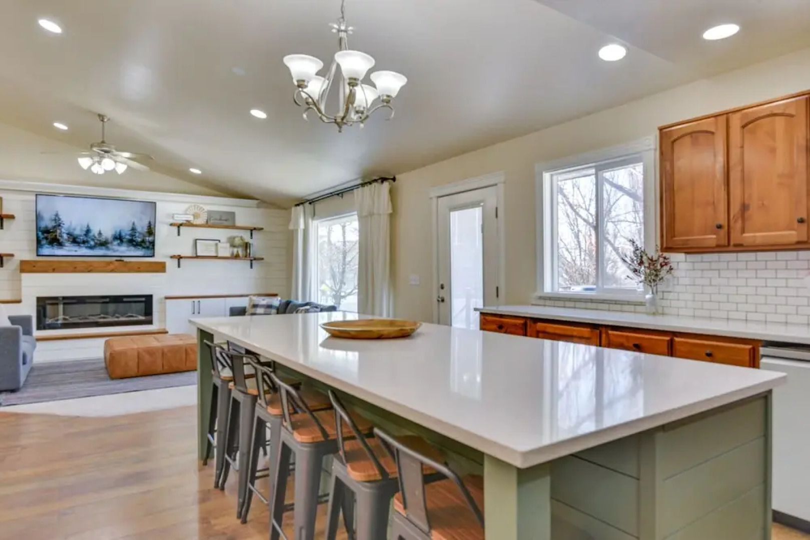 Layton Home w/ Pool + Hot Tub, 23 Mi to Snowbasin!