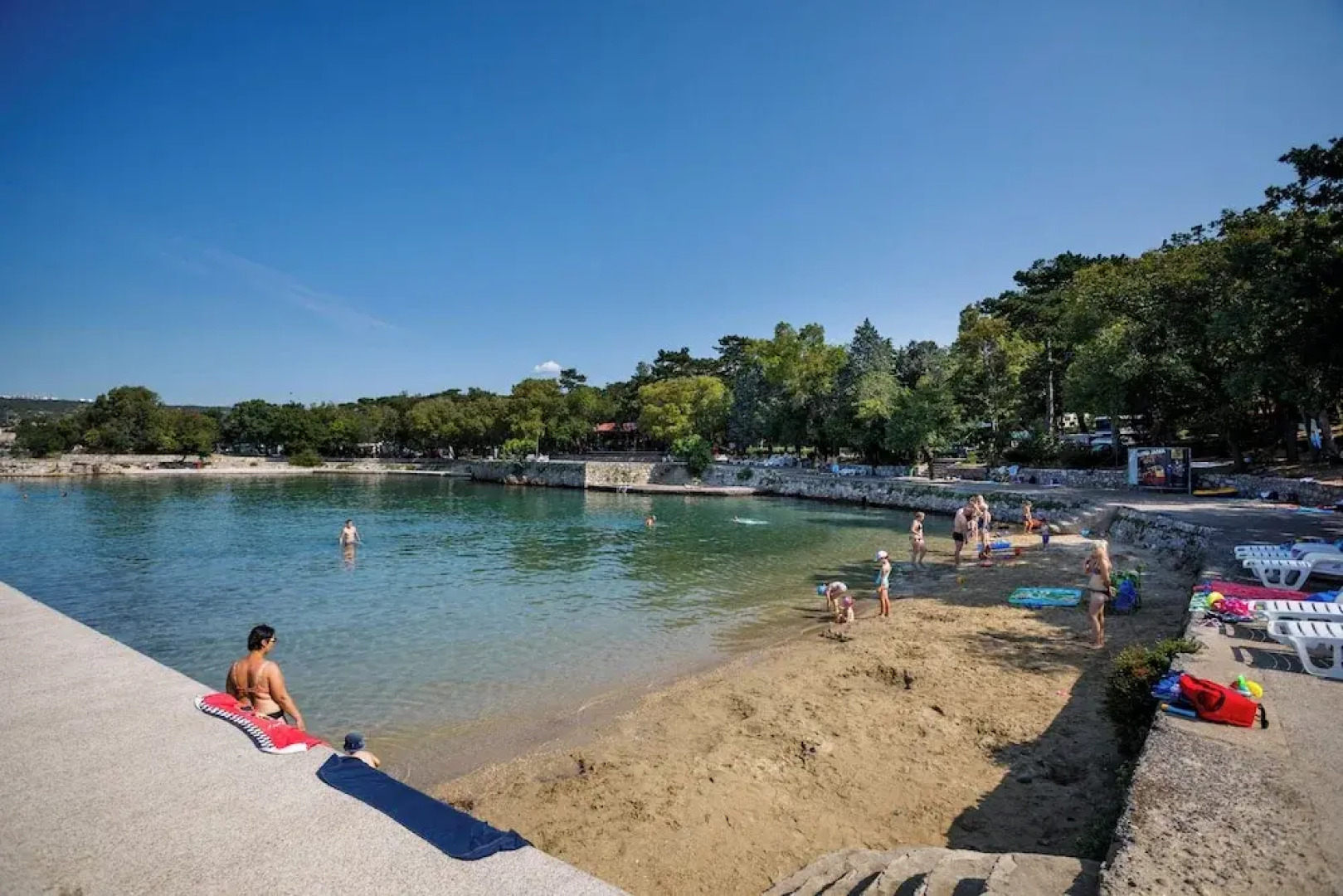 Holiday Homes Oštro