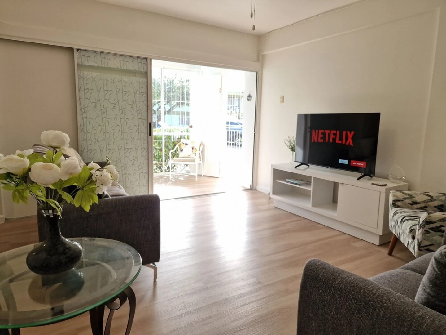 2 Bed parking gated modern