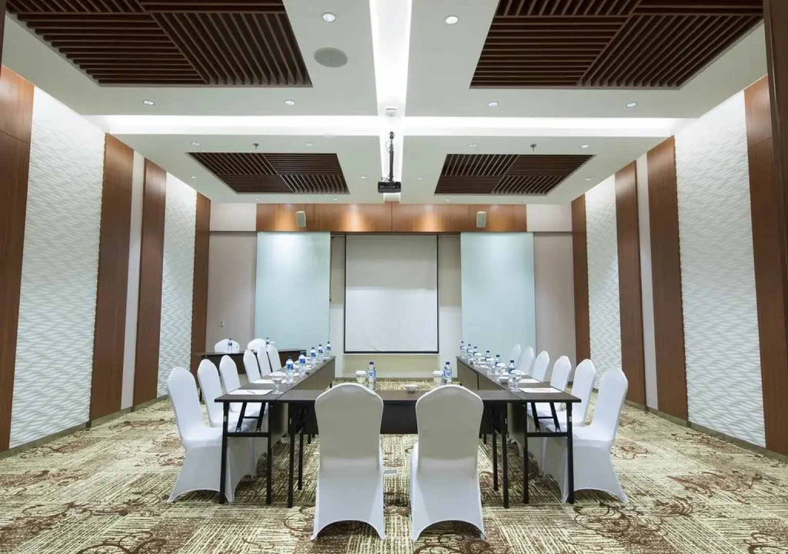 Avenzel Hotel & Convention Cibubur