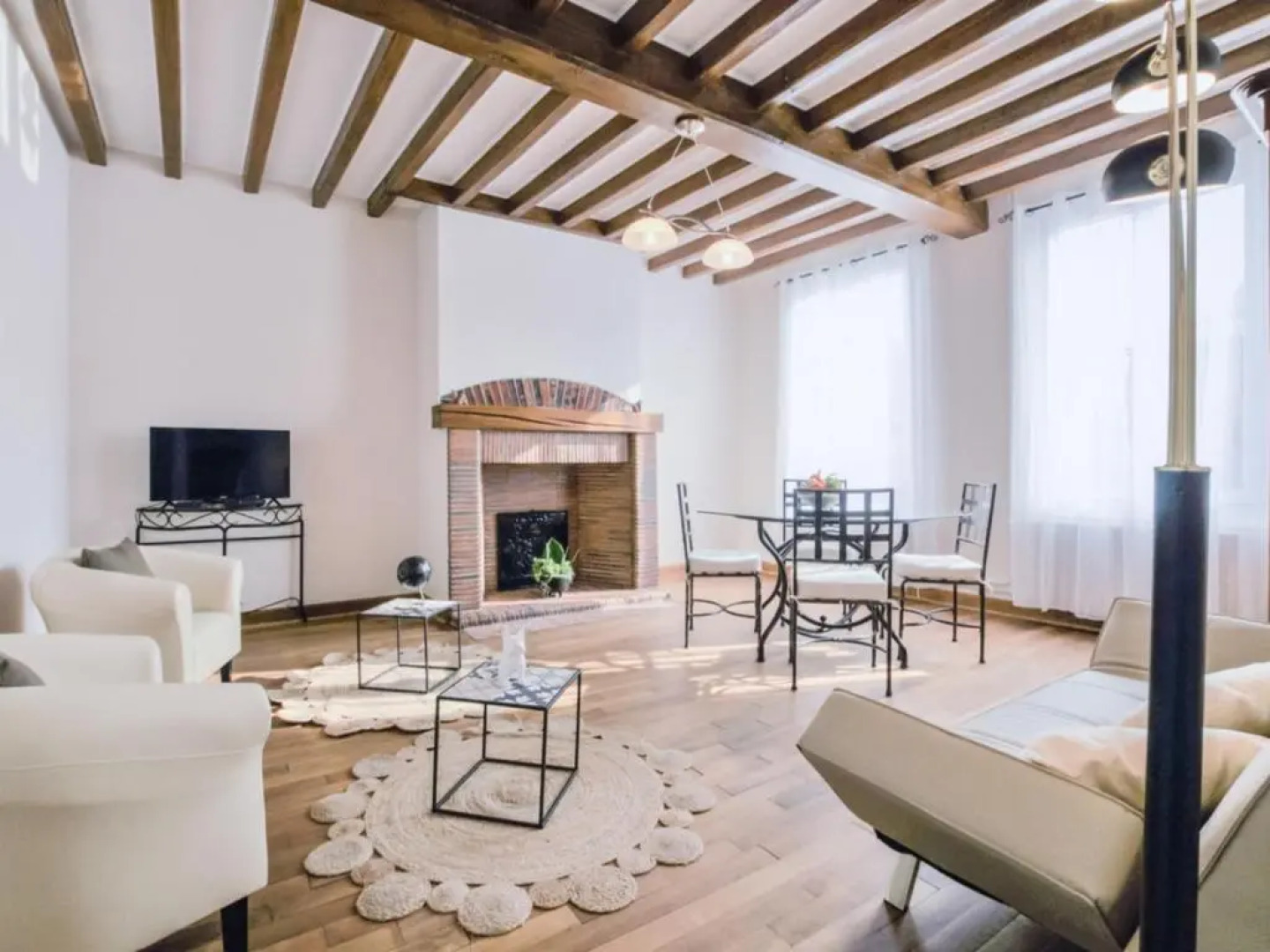 Gîte Pougy, 3 pièces, 5 personnes - FR-1-543-79