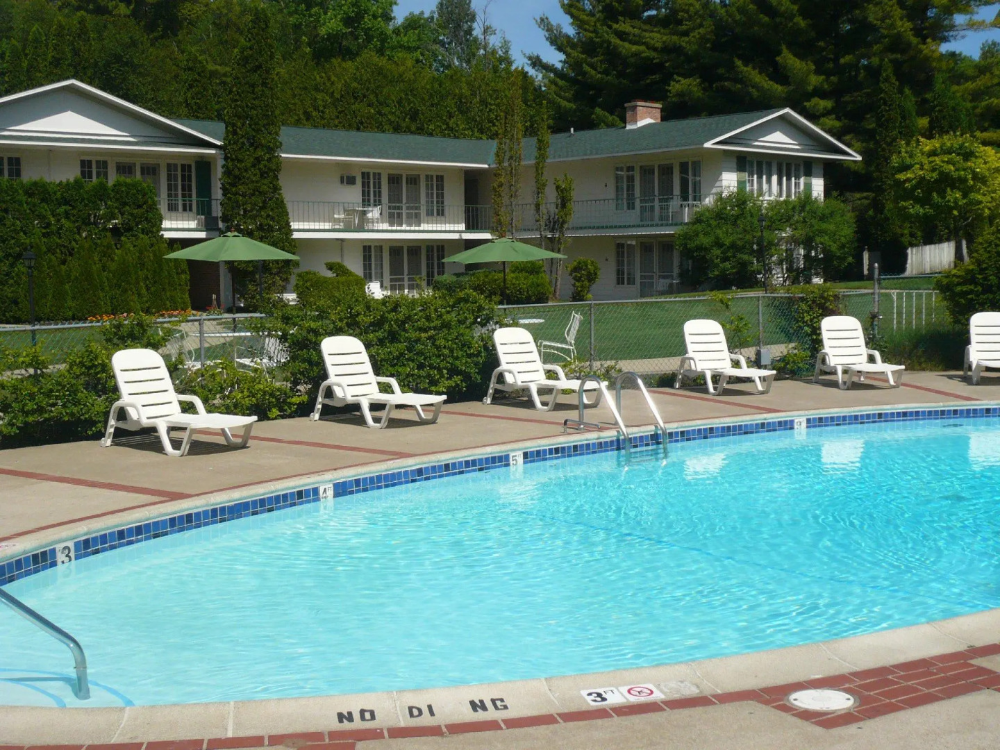 Colonial Inn in Harbor Springs