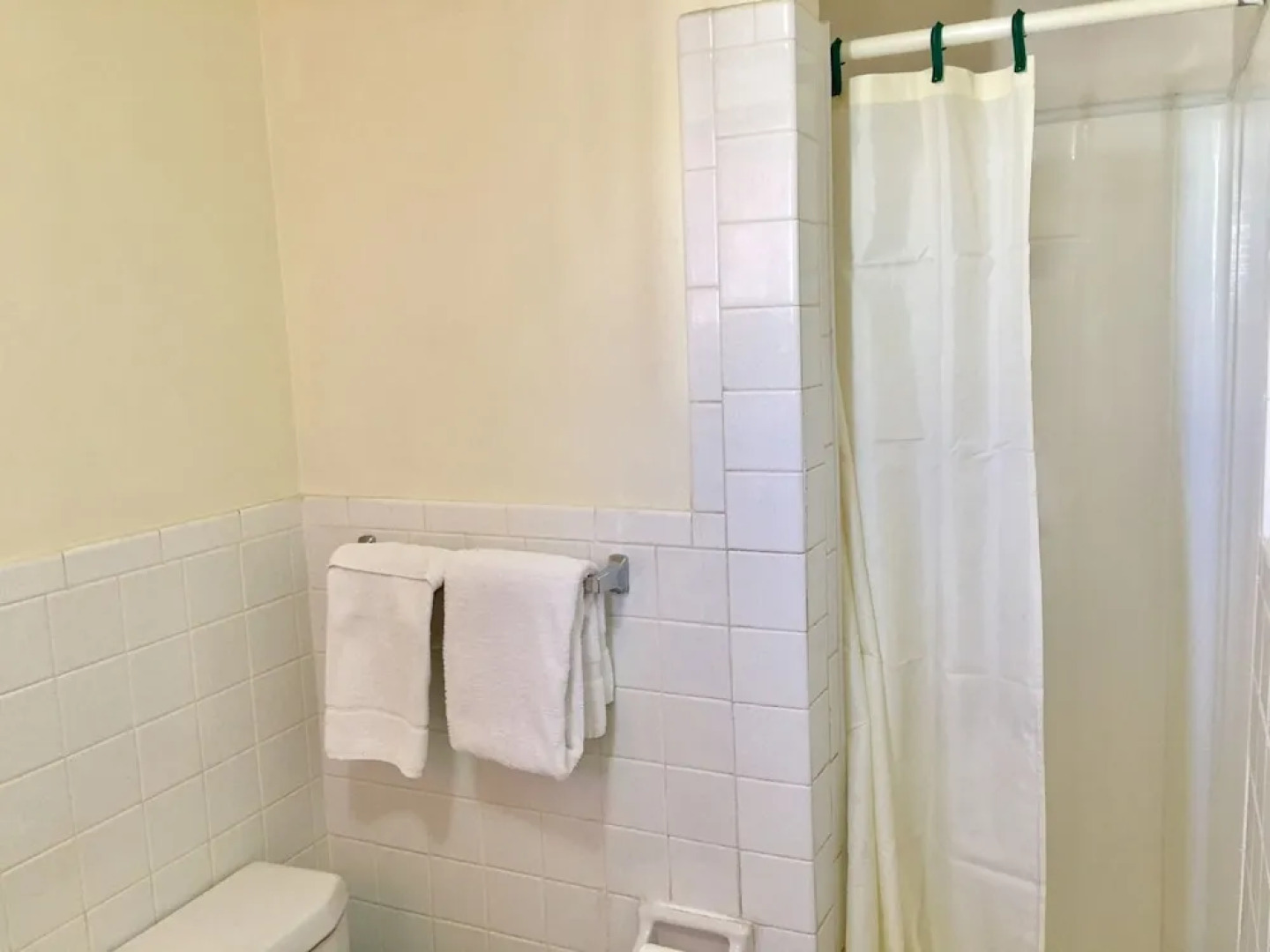 Traveler's Inn Motel