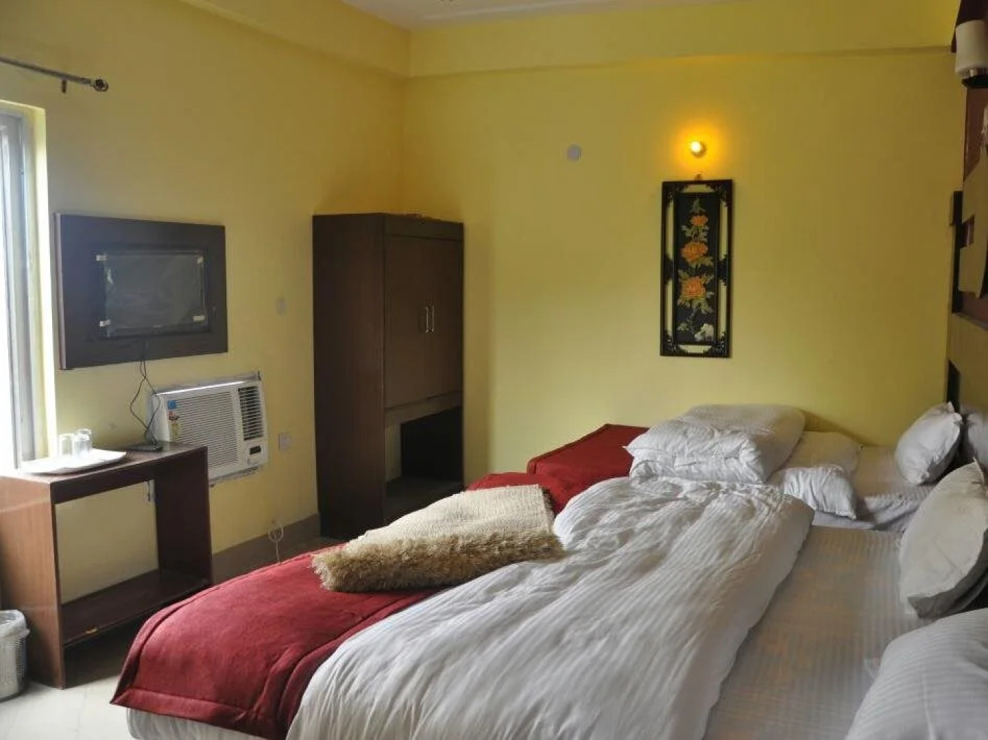 Treebo New Park Premium Plaza