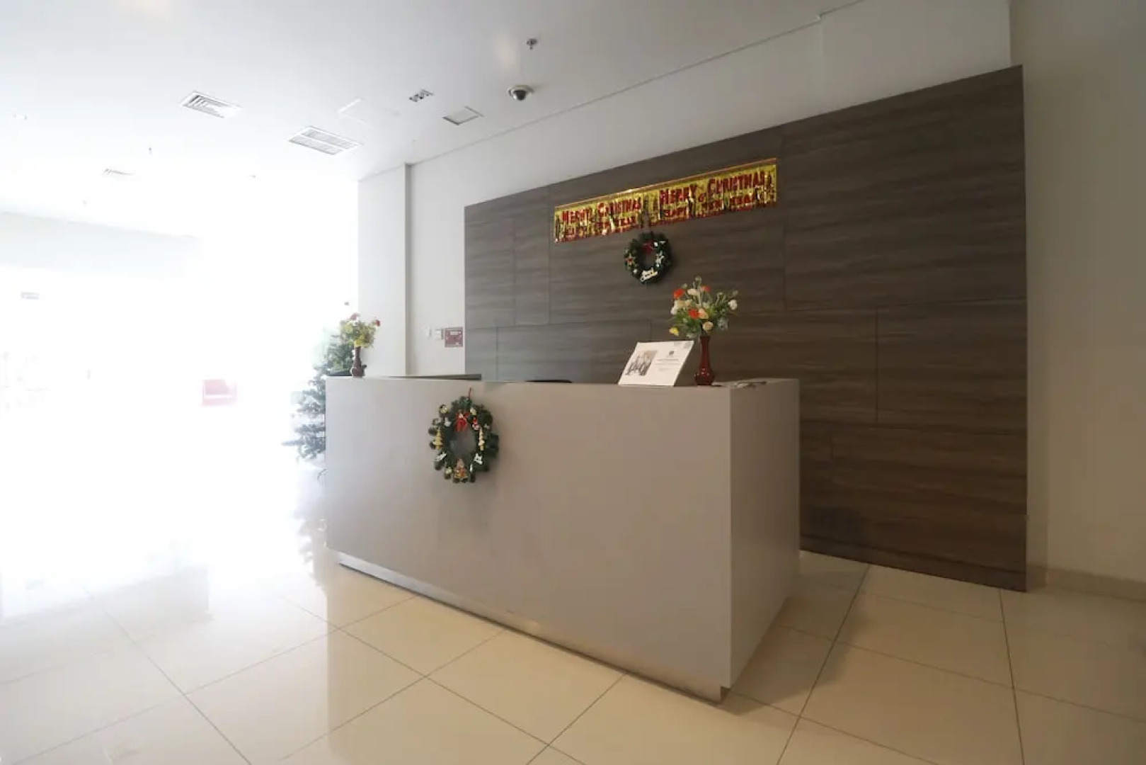 RedDoorz Apartment near Summarecon Mall Serpong