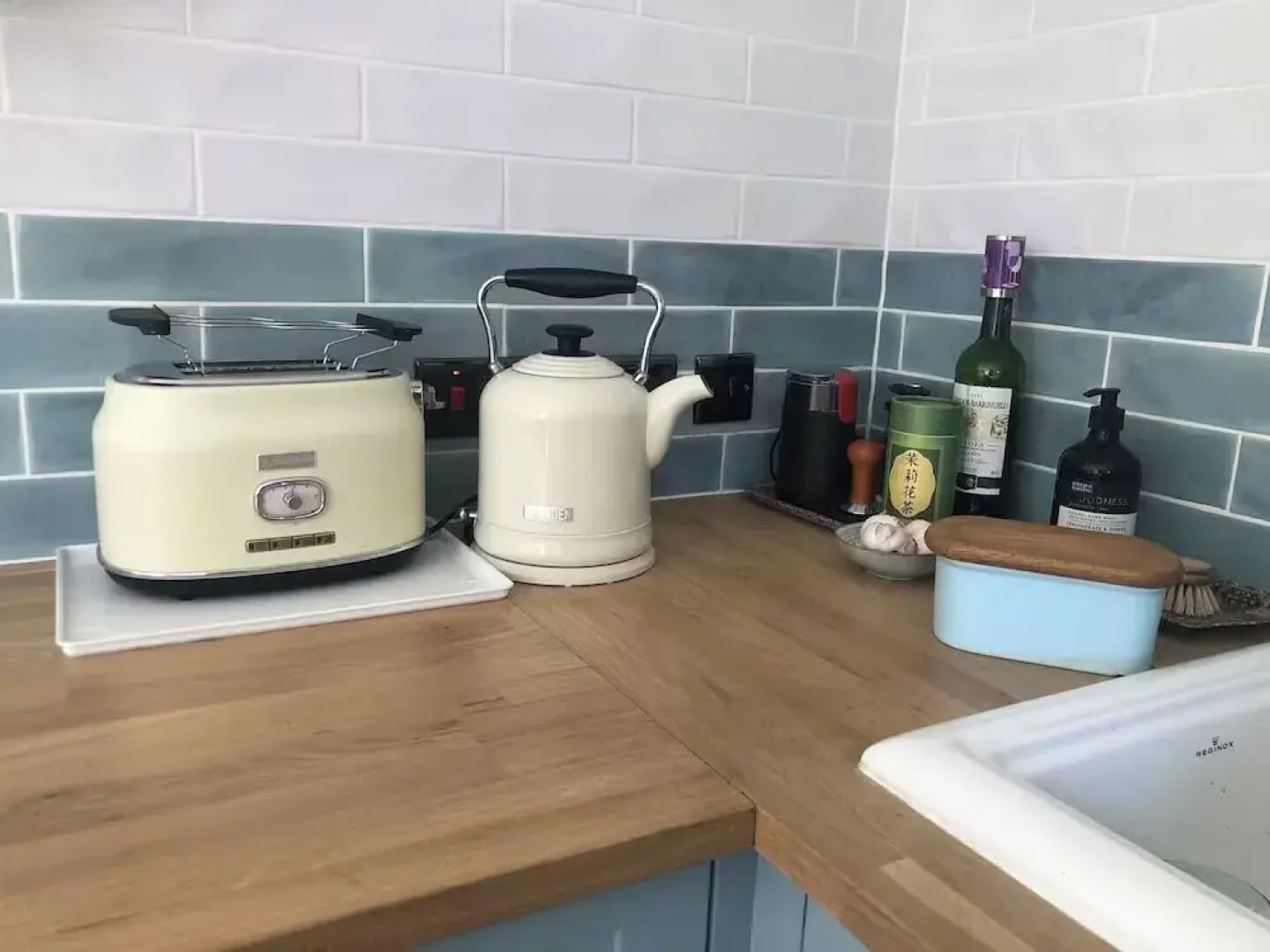 2 Guests - Garden Retreat With Balcony Views