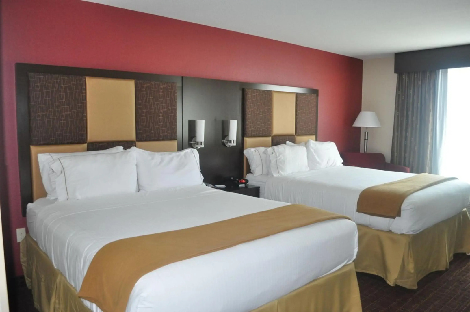 Holiday Inn Express & Suites Greensburg by IHG