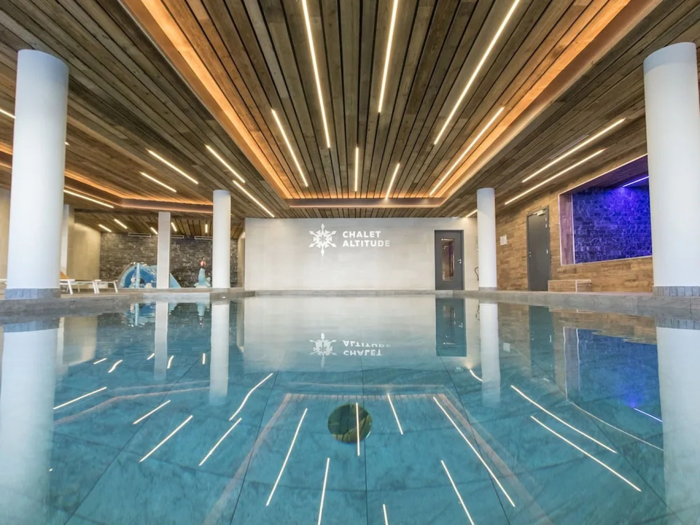 Cozy Rustic Apartment With a Fireplace and Wi-fi in Arc 2000