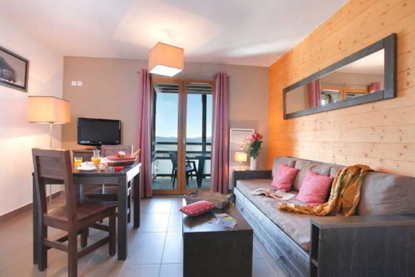 Lagrange Prestige, Le Pic De Lours