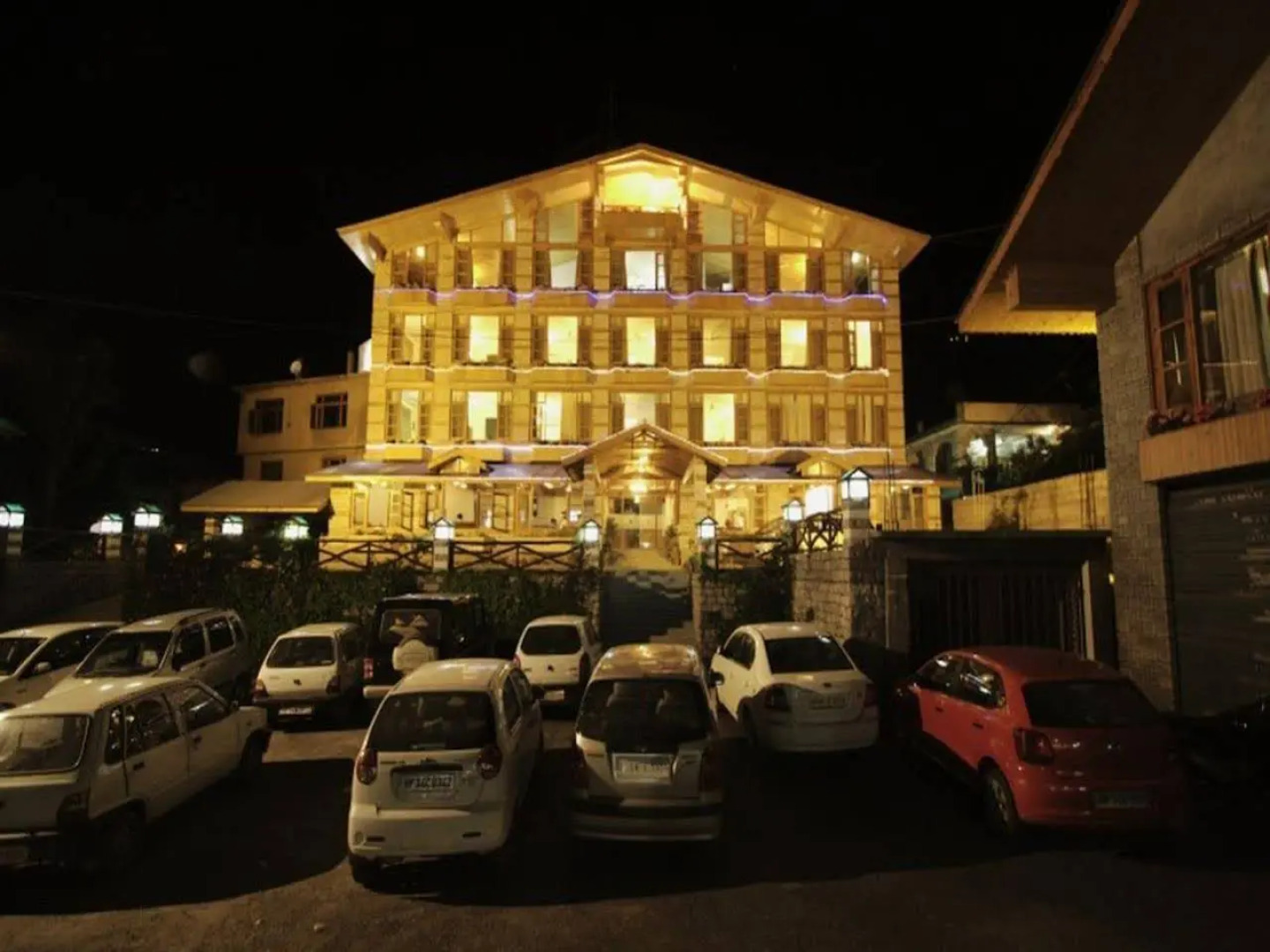 JJ by VIVAAN RESORTS Kullu