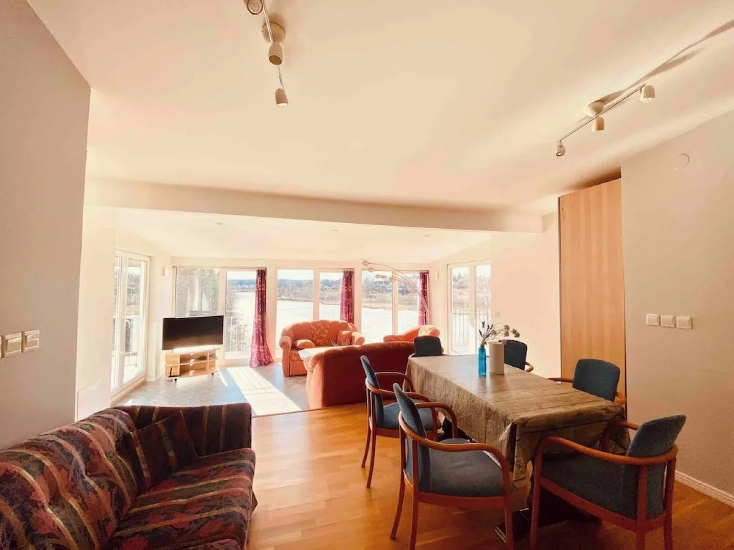 Bjurvik's Villa - Flat 3 - Business Customers Only