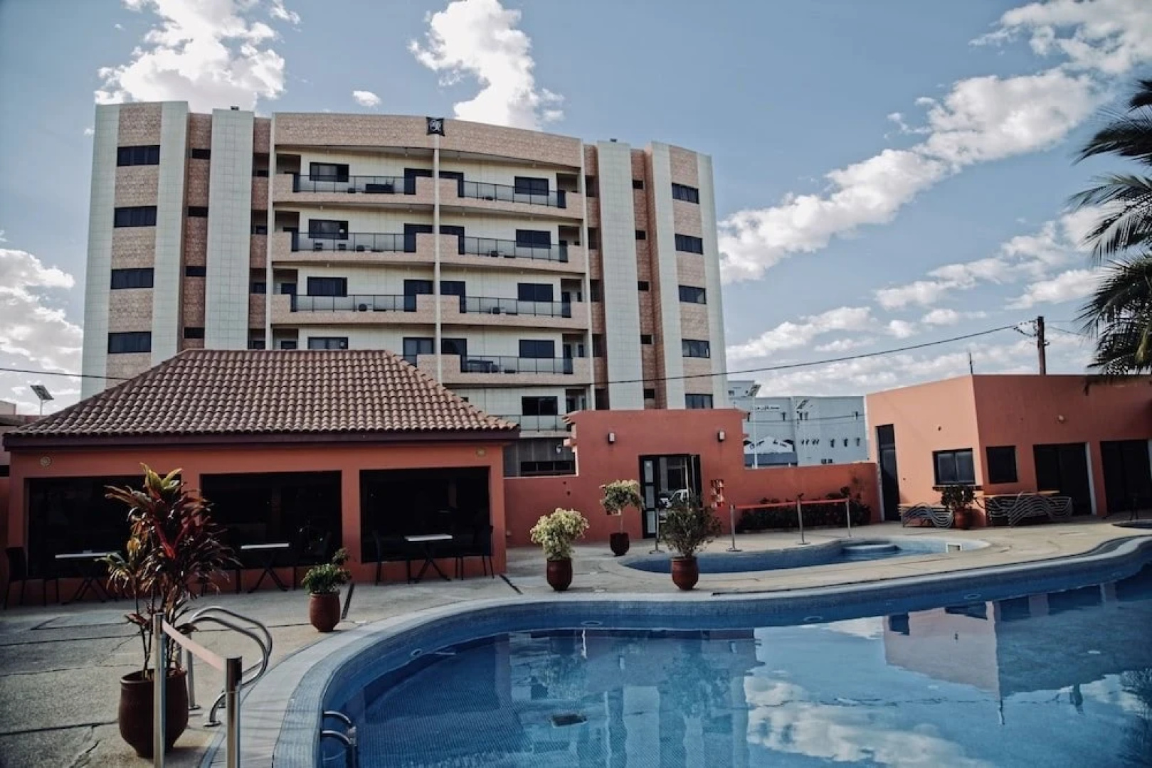 Hotel Iman