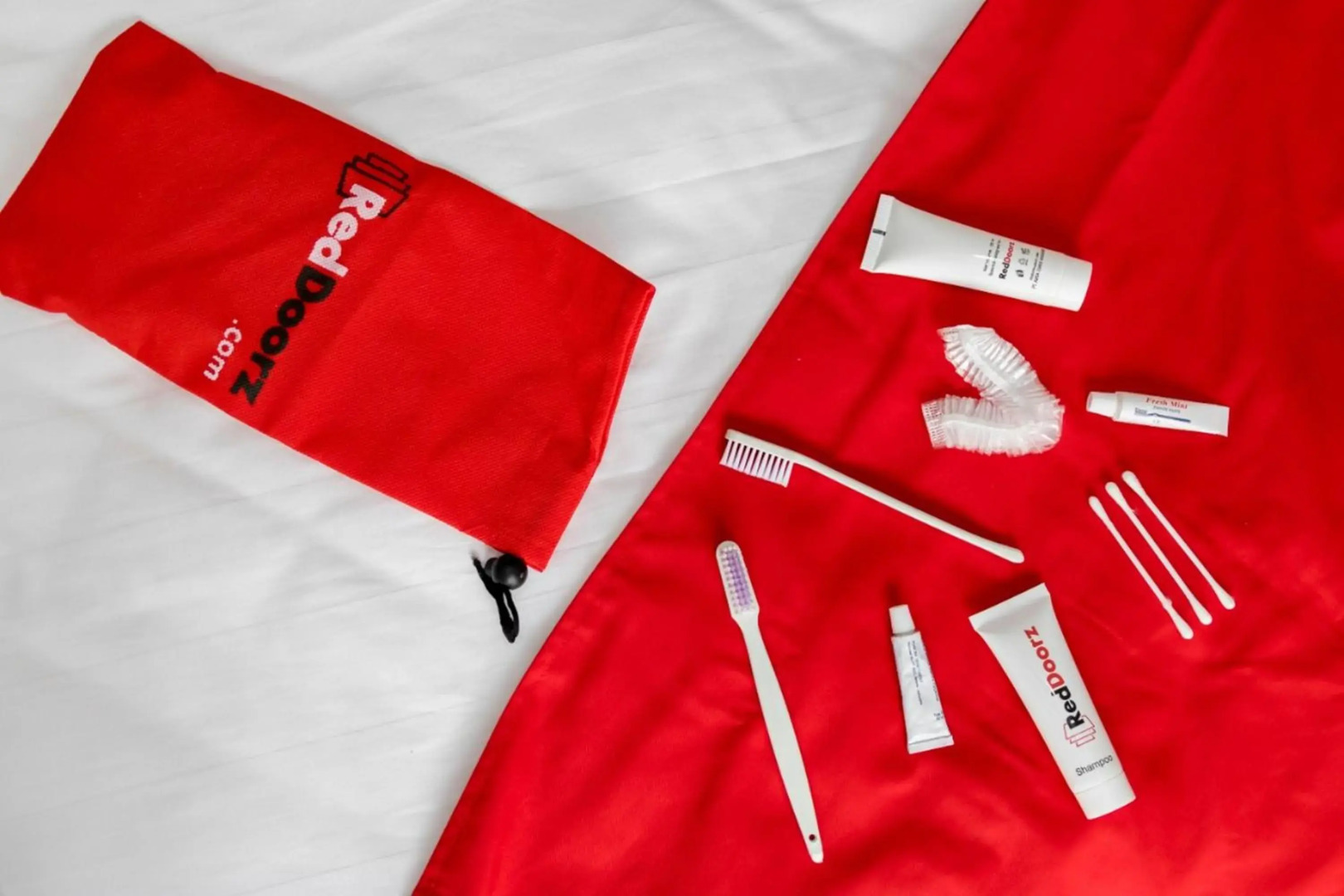 RedDoorz Plus near Tugu Mercusuar Anyer