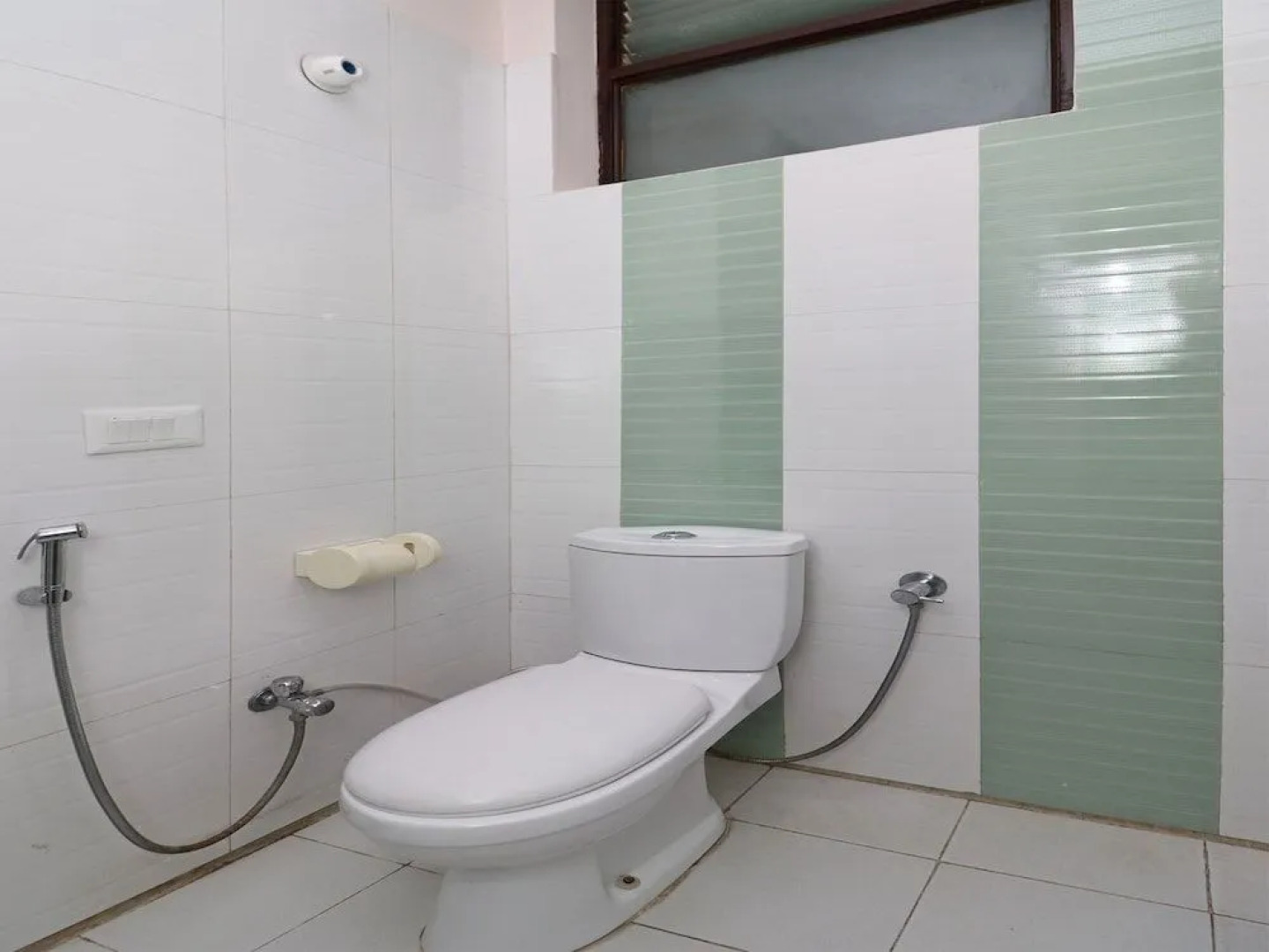 OYO 7547 Hotel Burans Residency