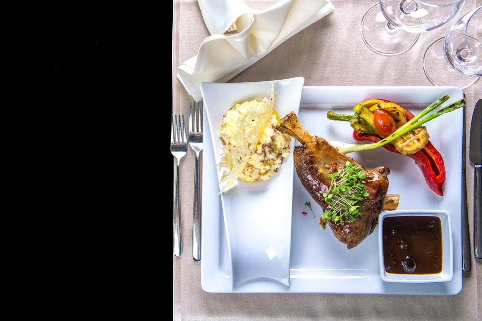 Castellum Hotel Hollóko