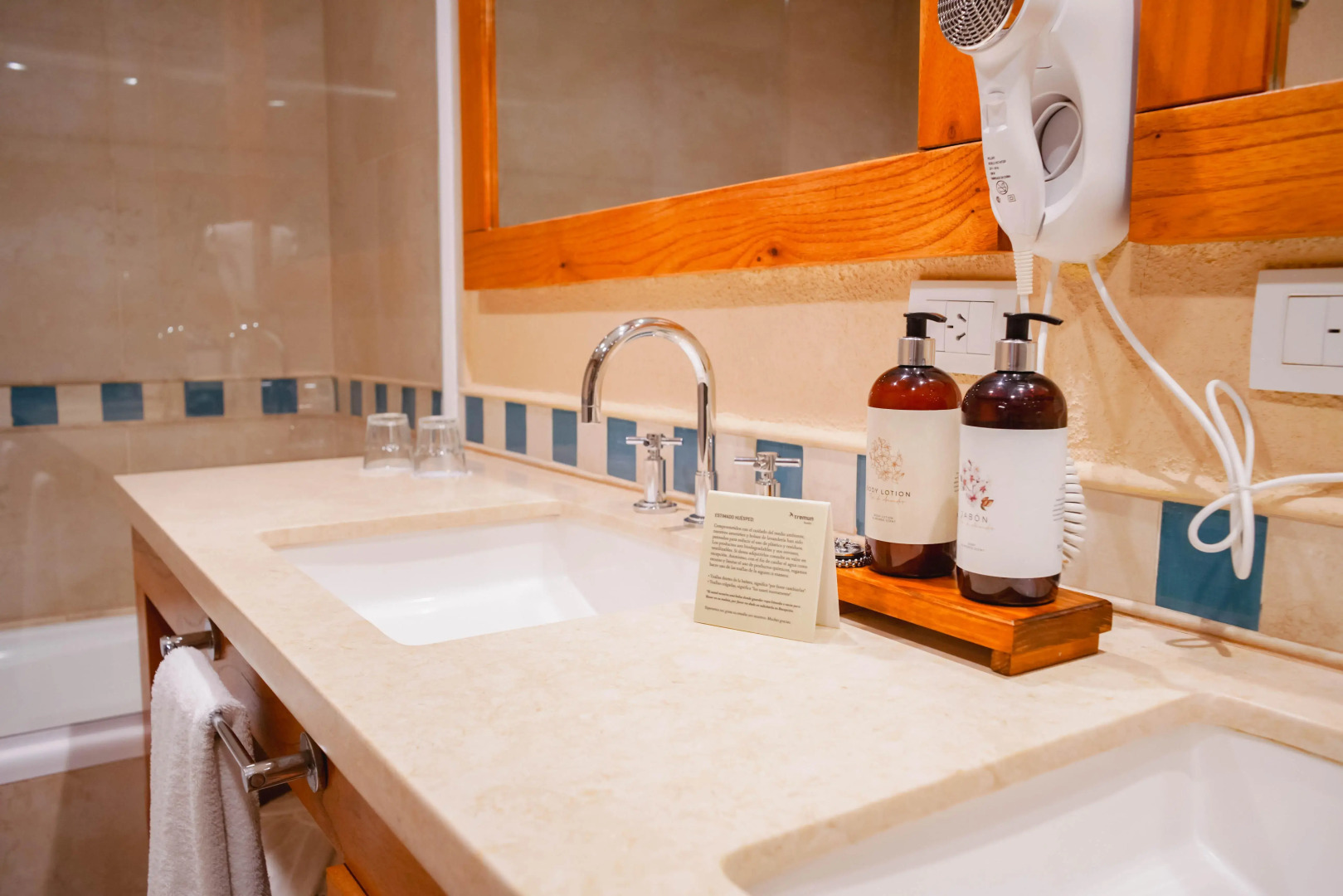 Mirador del Lago Hotel