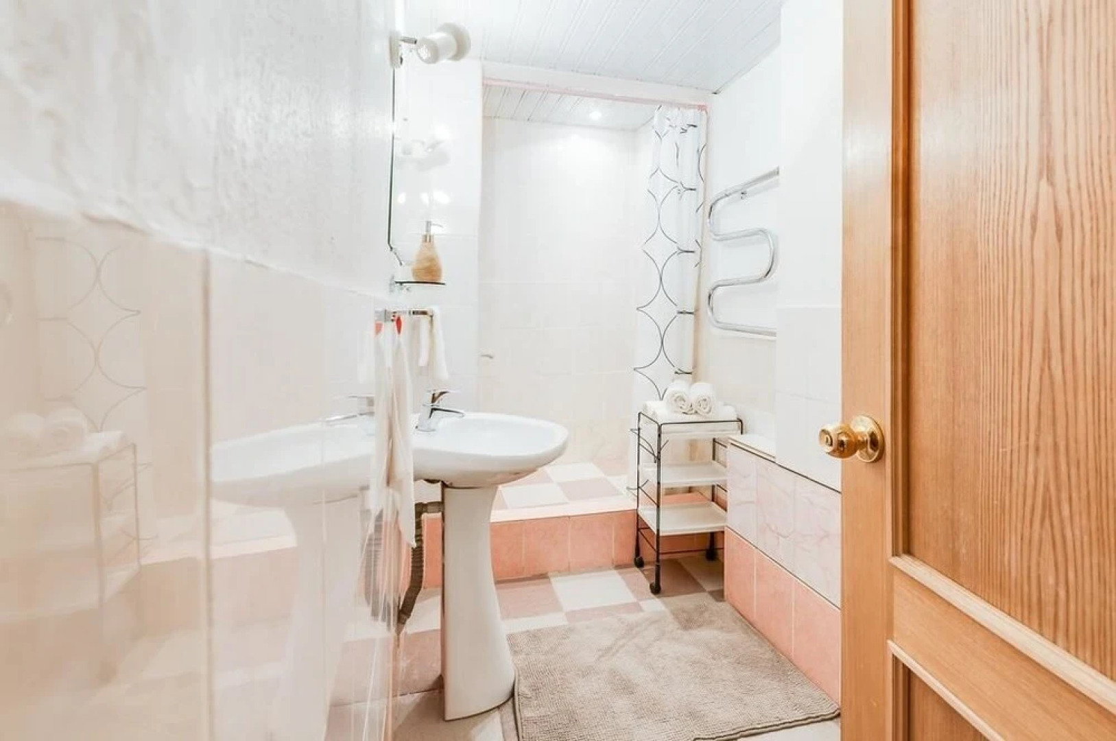 Apartments on Zhukovskogo 49