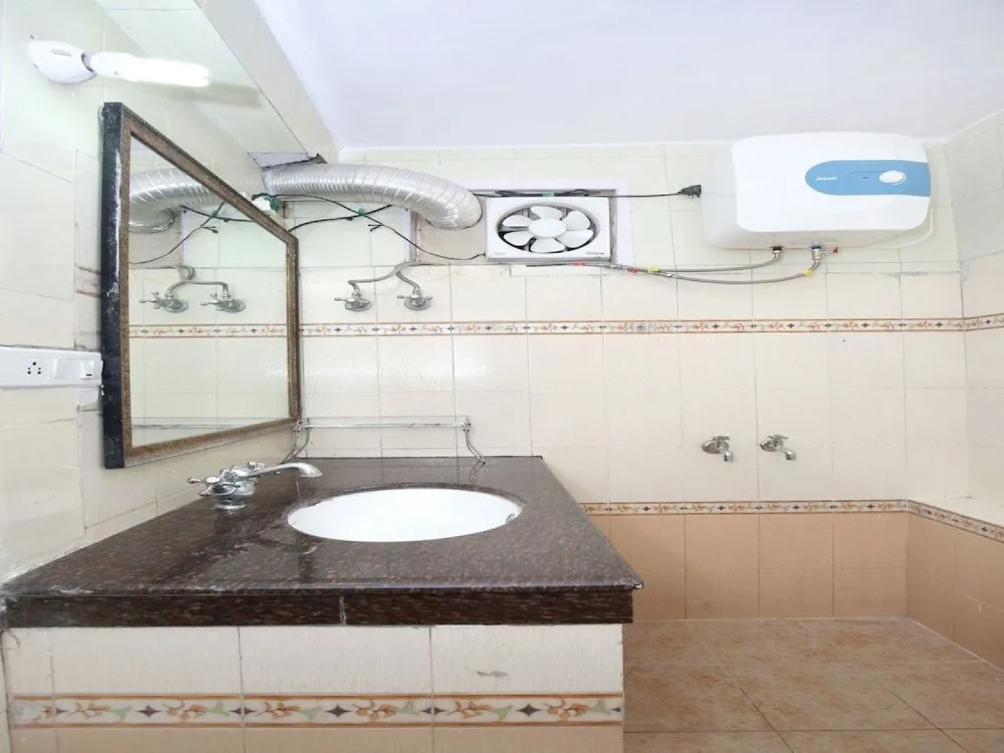 OYO 13128 Home 2BHK Boparai House Barog