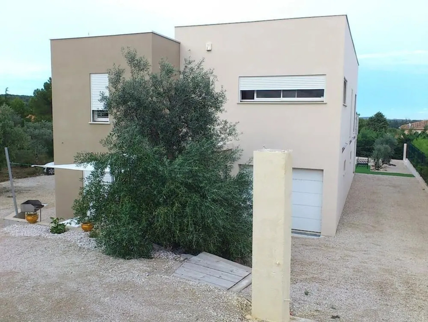 Appartements dans villa moderne