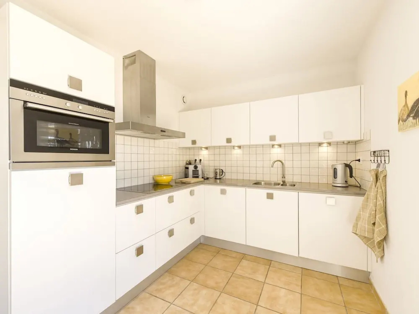 Modern Villa in Saumane-de-Vaucluse with Swimming Pool