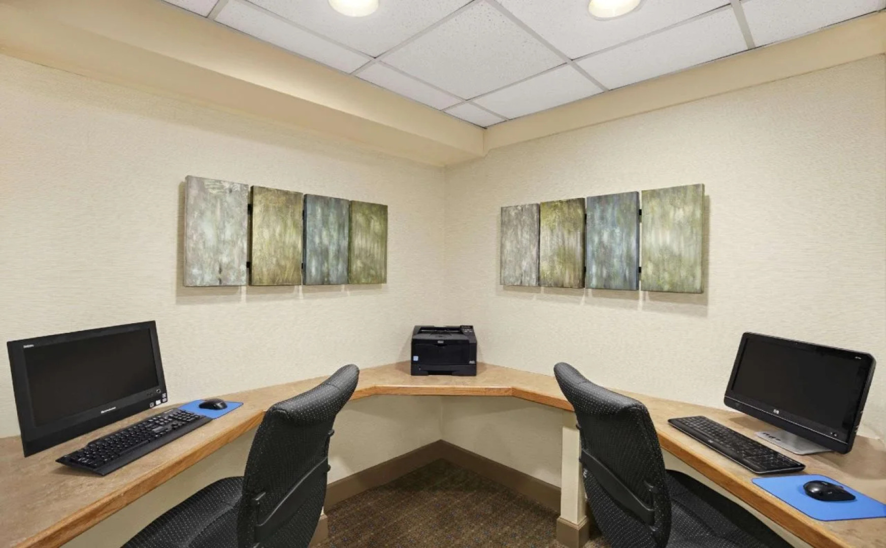 Days Inn by Wyndham Penn State