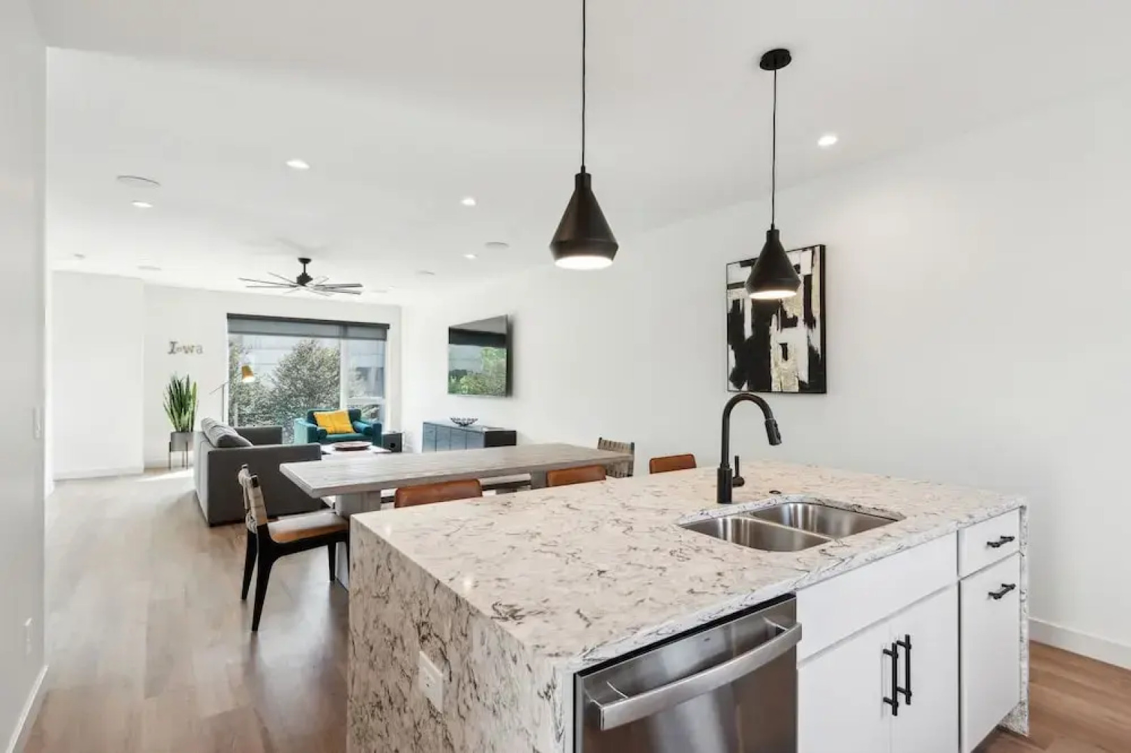 New Modern Townhome With Rooftop Patio 2 Bedroom Townhouse by RedAwning