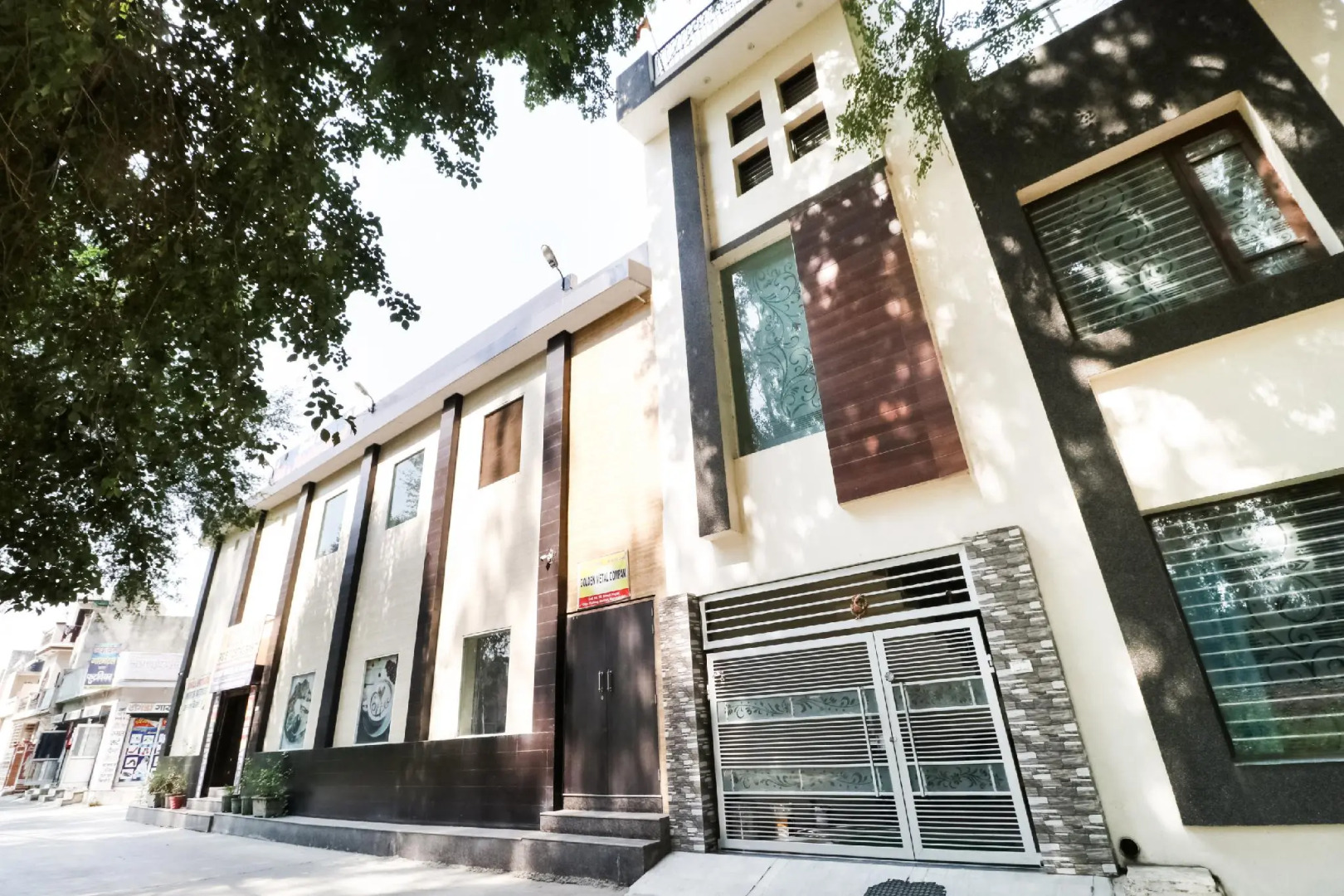 SPOT ON 62824 Hotel Gold Inn