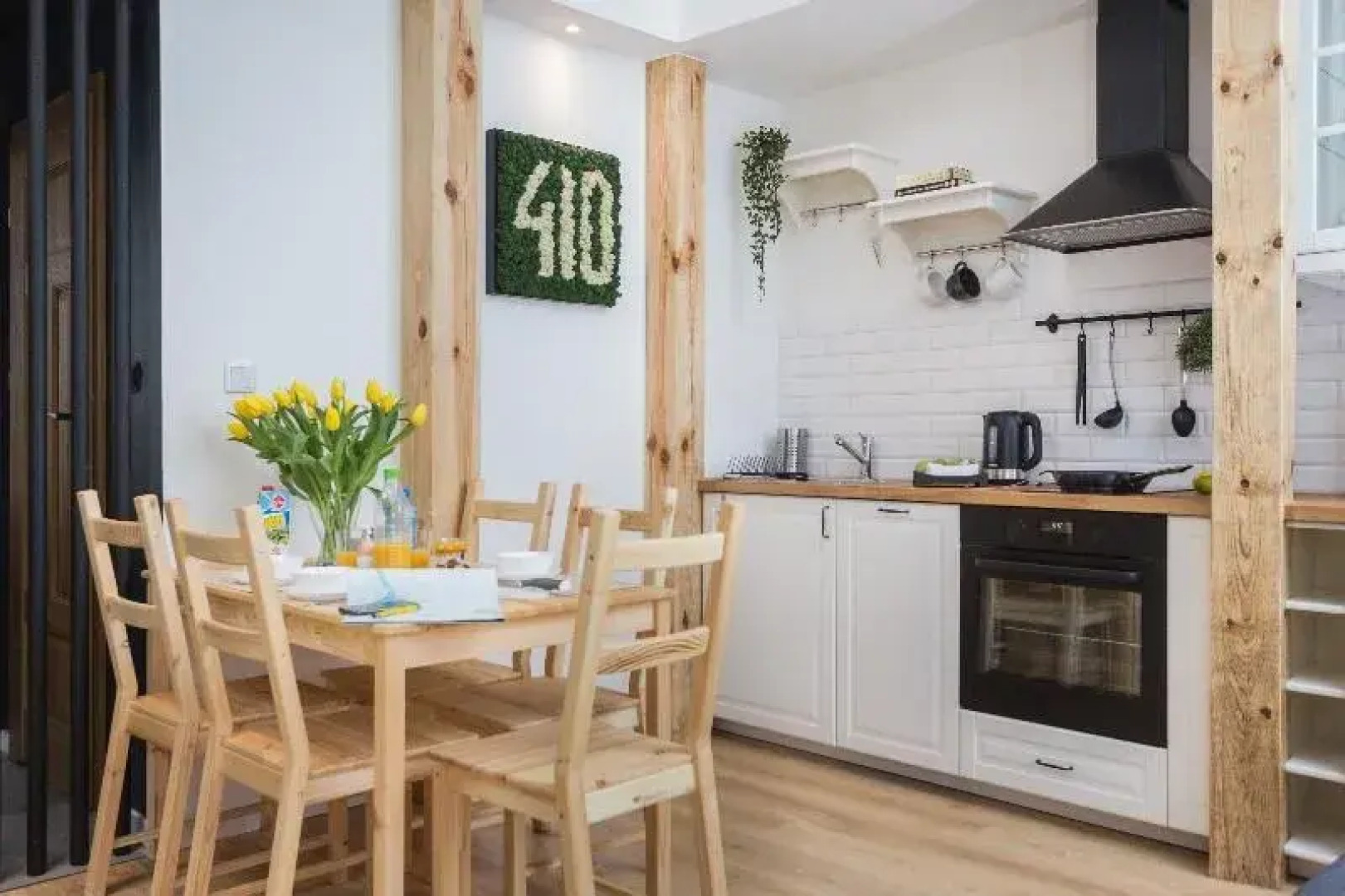 InPoint Main Square Apartment