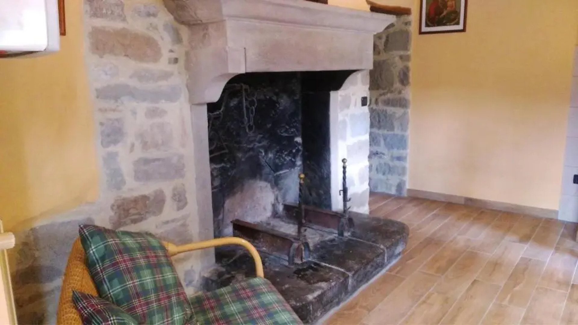 2 bedrooms house with shared pool garden and wifi at Caprese Michelangelo