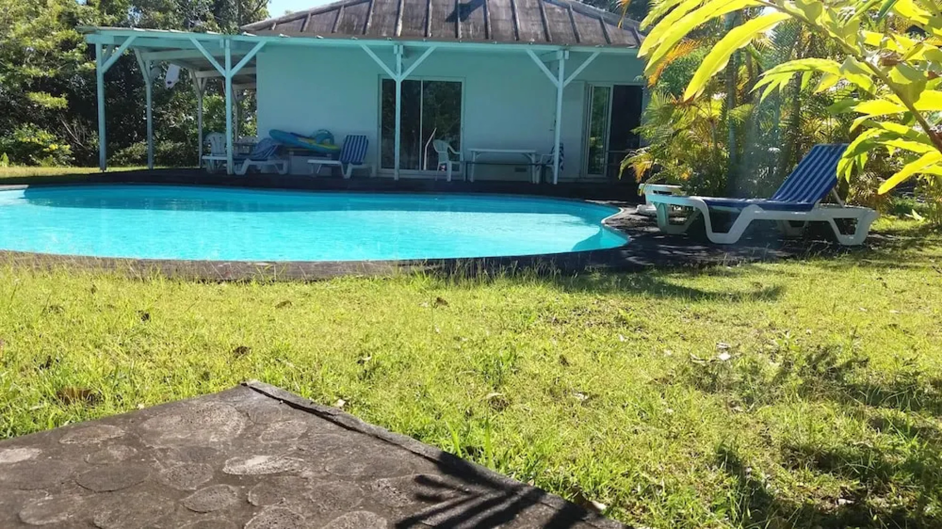 Studio in La Montagne, With Wonderful sea View, Pool Access, Enclosed