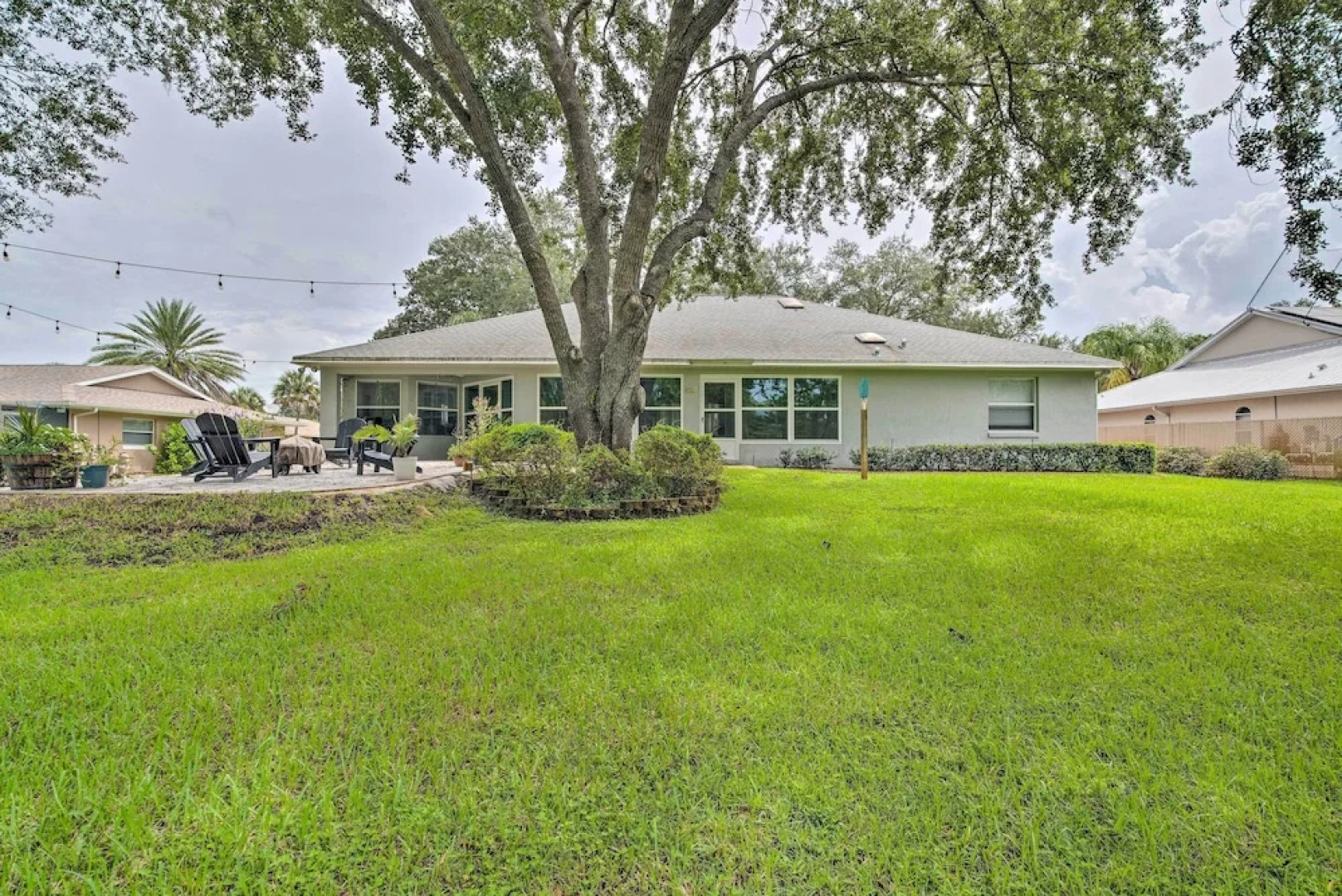 Crystal River Gem Near Three Sisters Springs!