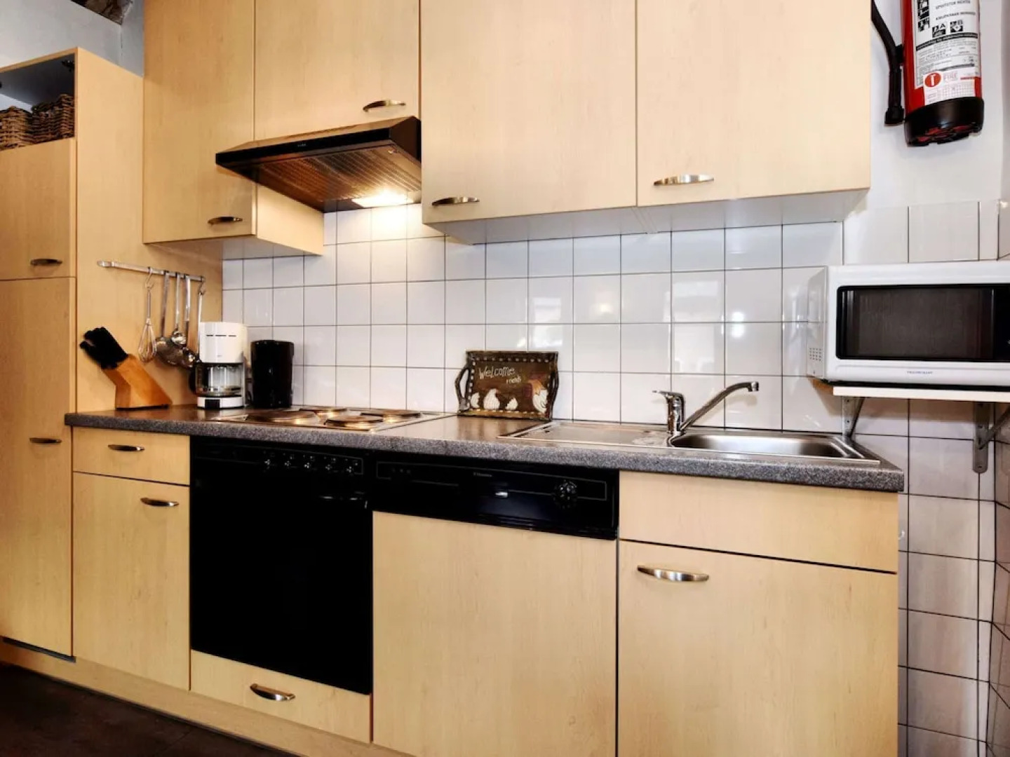 Lovely Holiday Home in Richelle With Barbecue