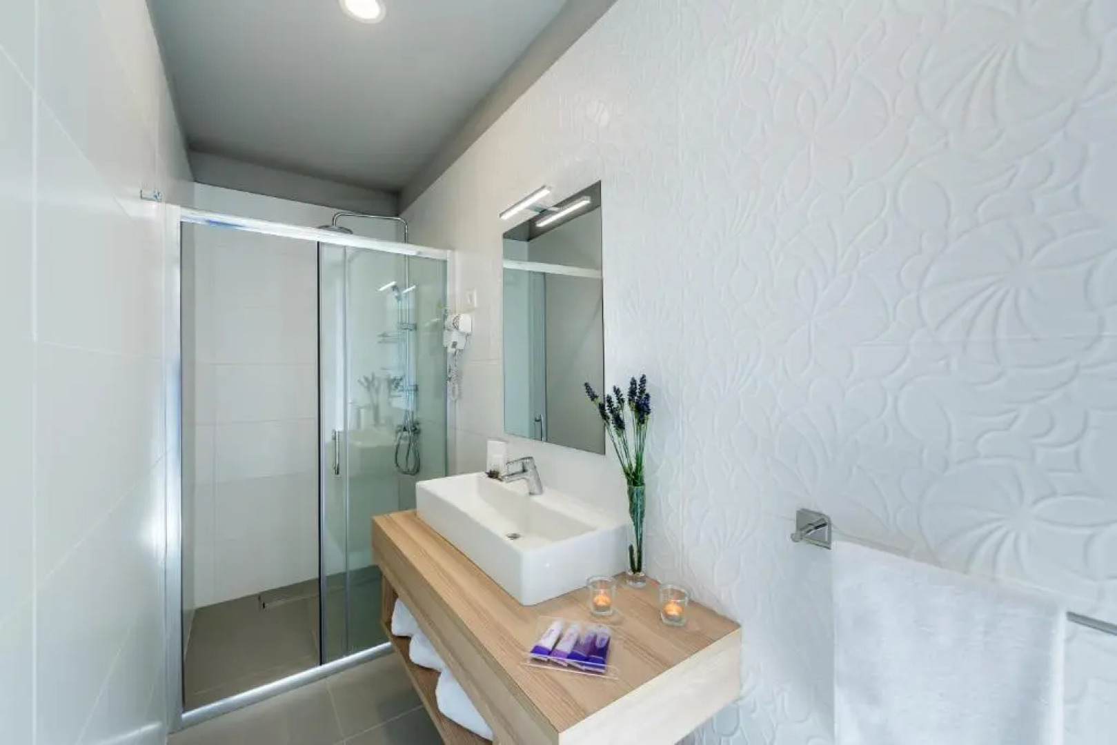 Preelook Apartments and Rooms