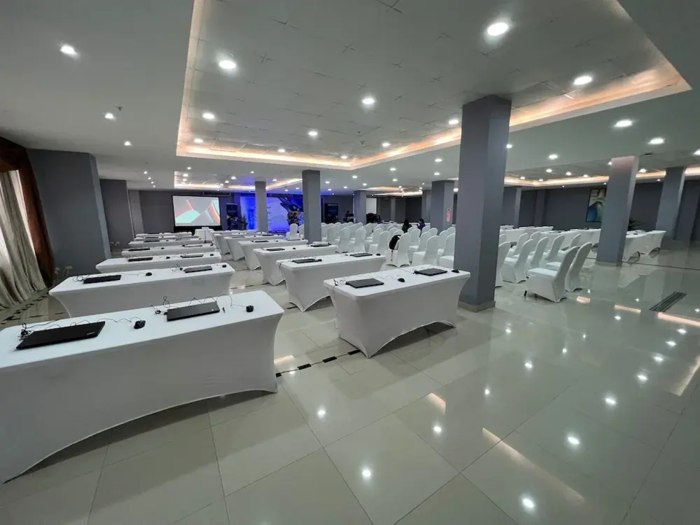 Hotel City Plaza & Suites