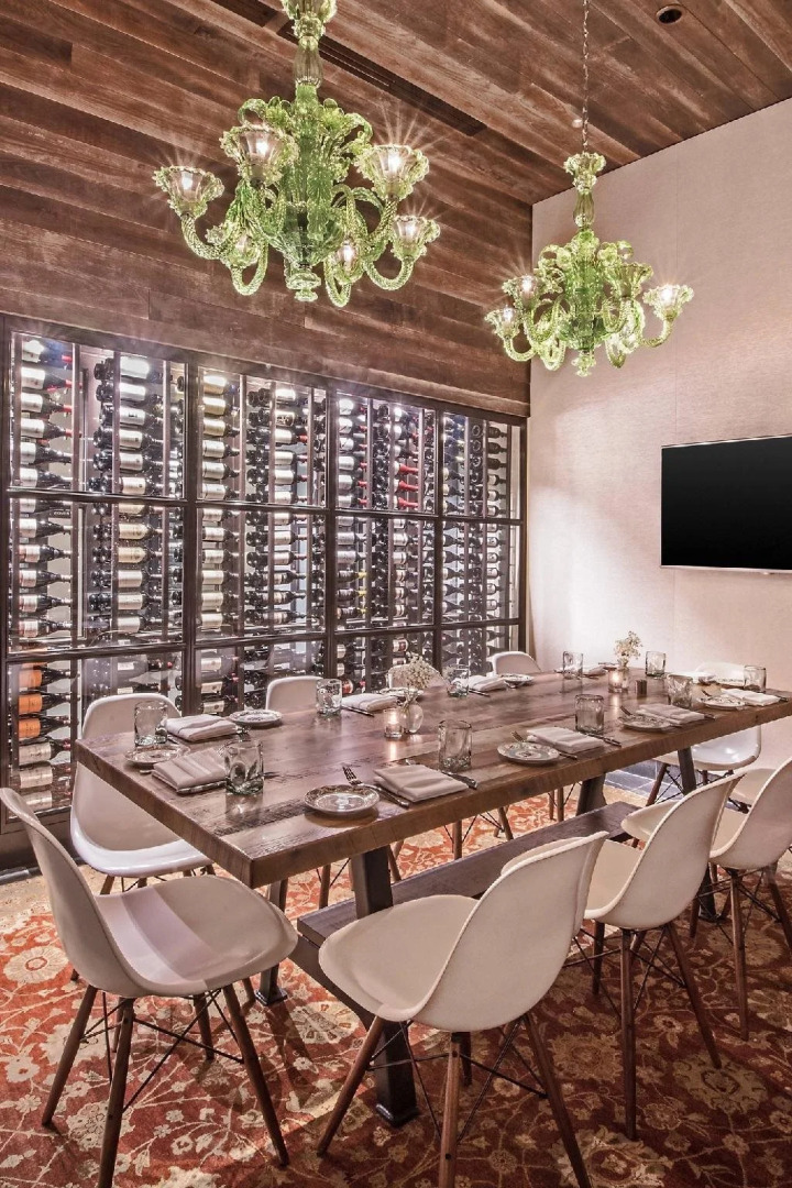 Le Méridien Columbus, The Joseph