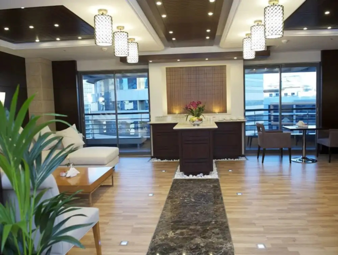 Отель Grand Belle Vue 