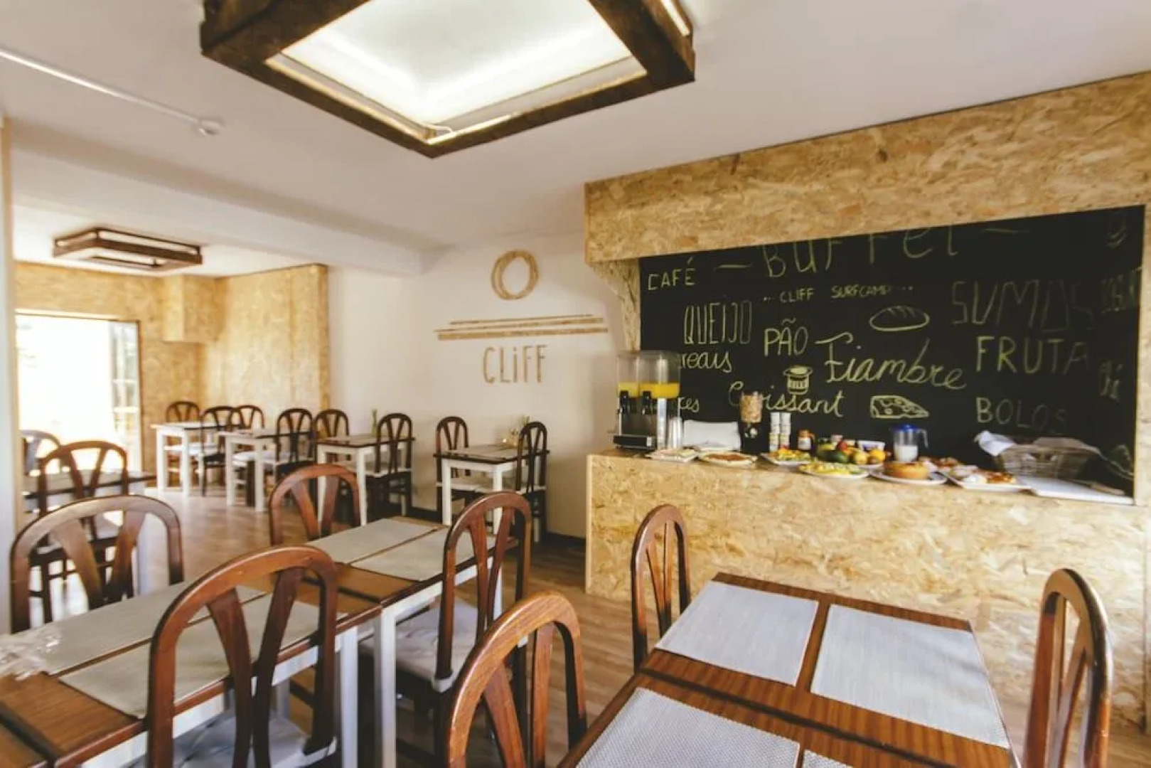 Cliff Surf Camp Hostel