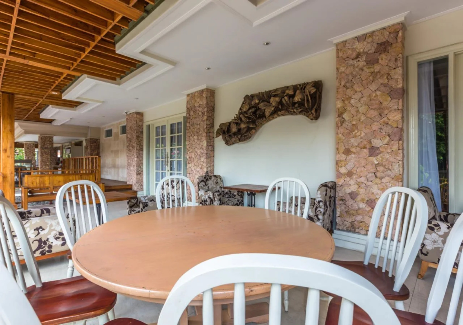 Alron Hotel Kuta Powered by Archipelago