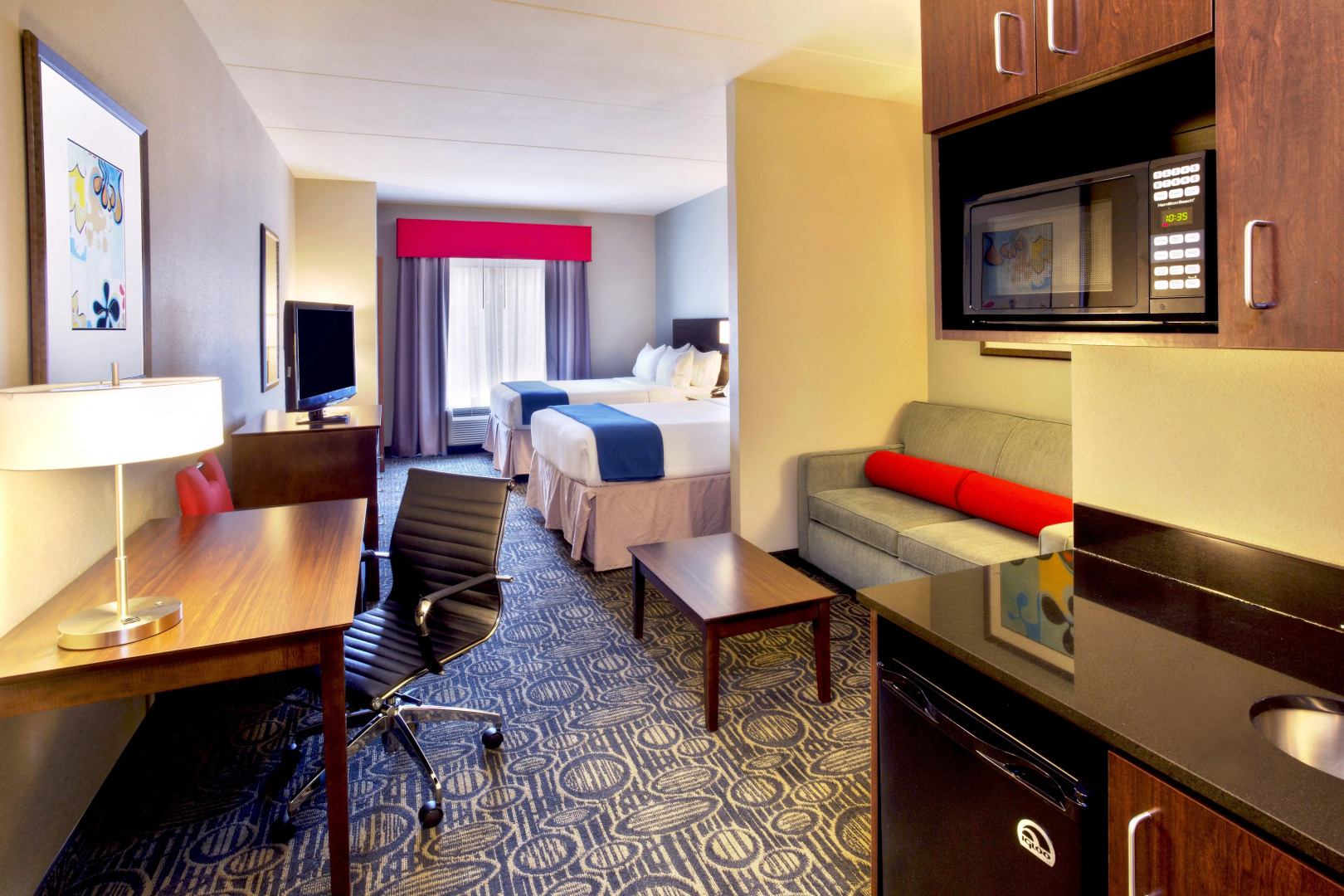 Holiday Inn Express & Suites Oak Ridge by IHG