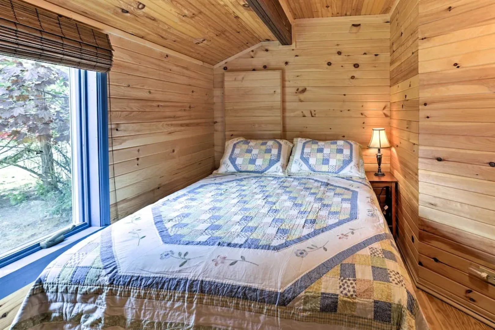 Bolton Landing Cottage: Walk to Lake George!