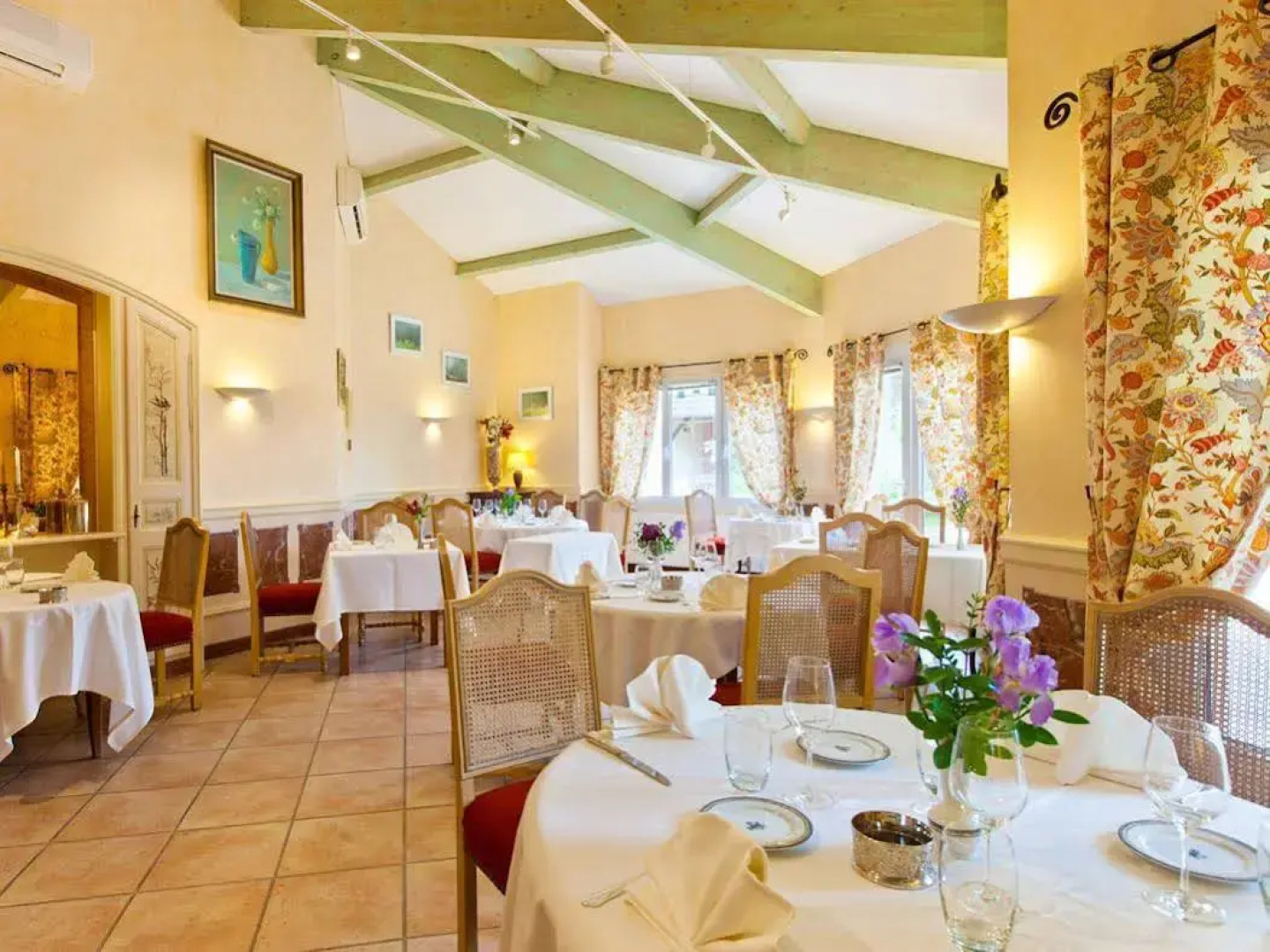 Logis Hostellerie Bressane- Cuisery