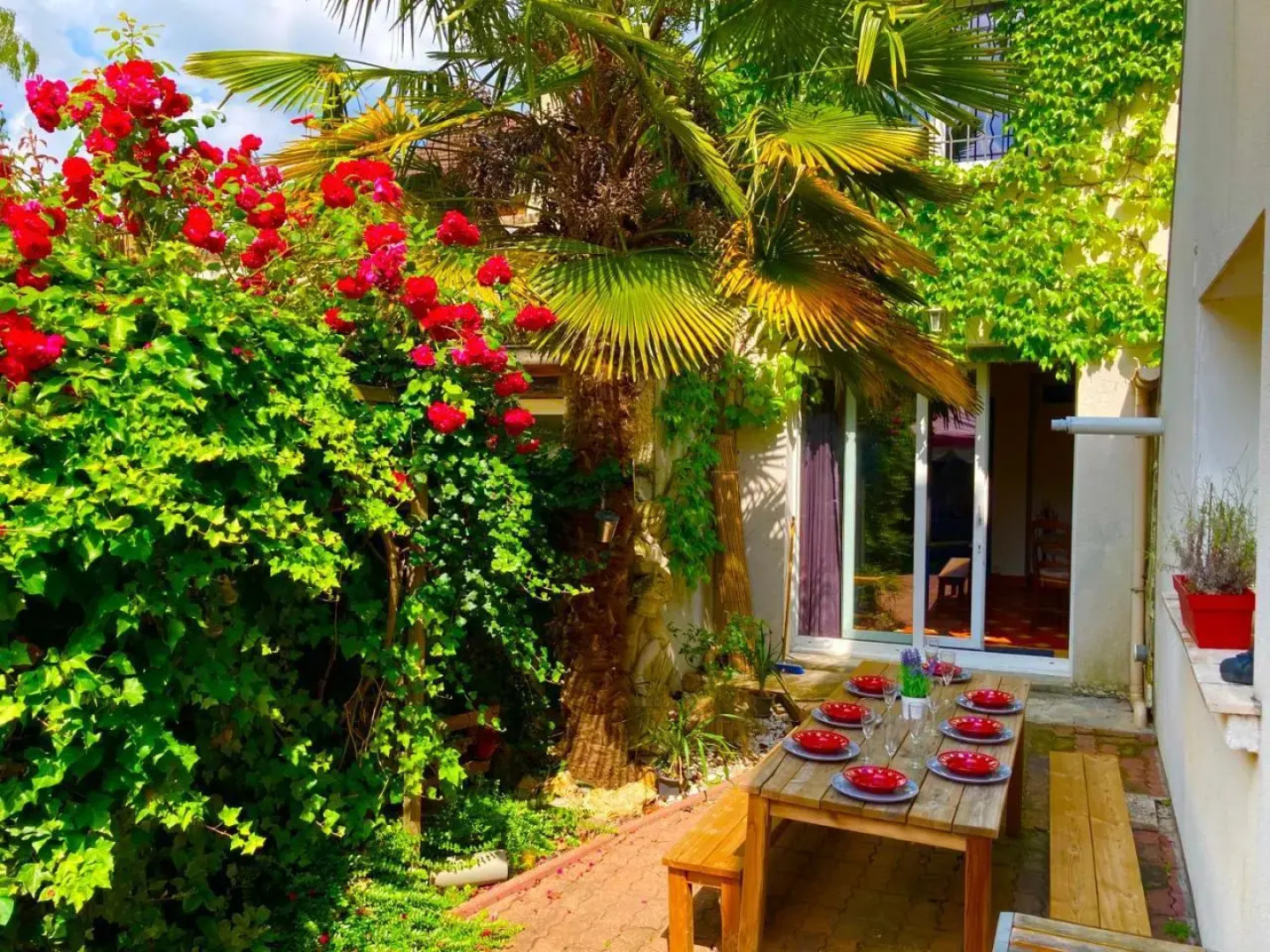 Lilly bulles en Champagne piscine et jardin privée