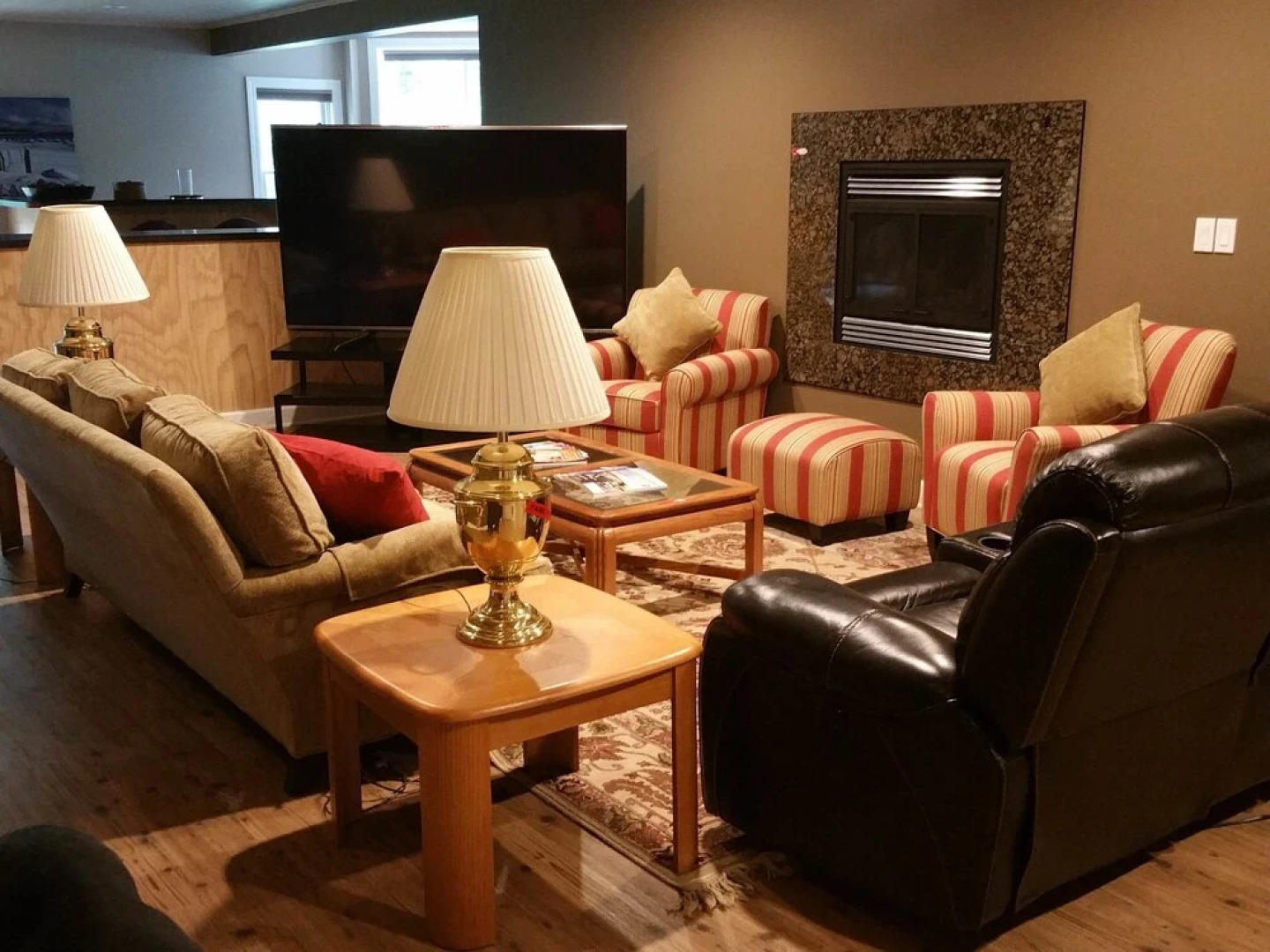 Elegant 2 king bedroom apartment